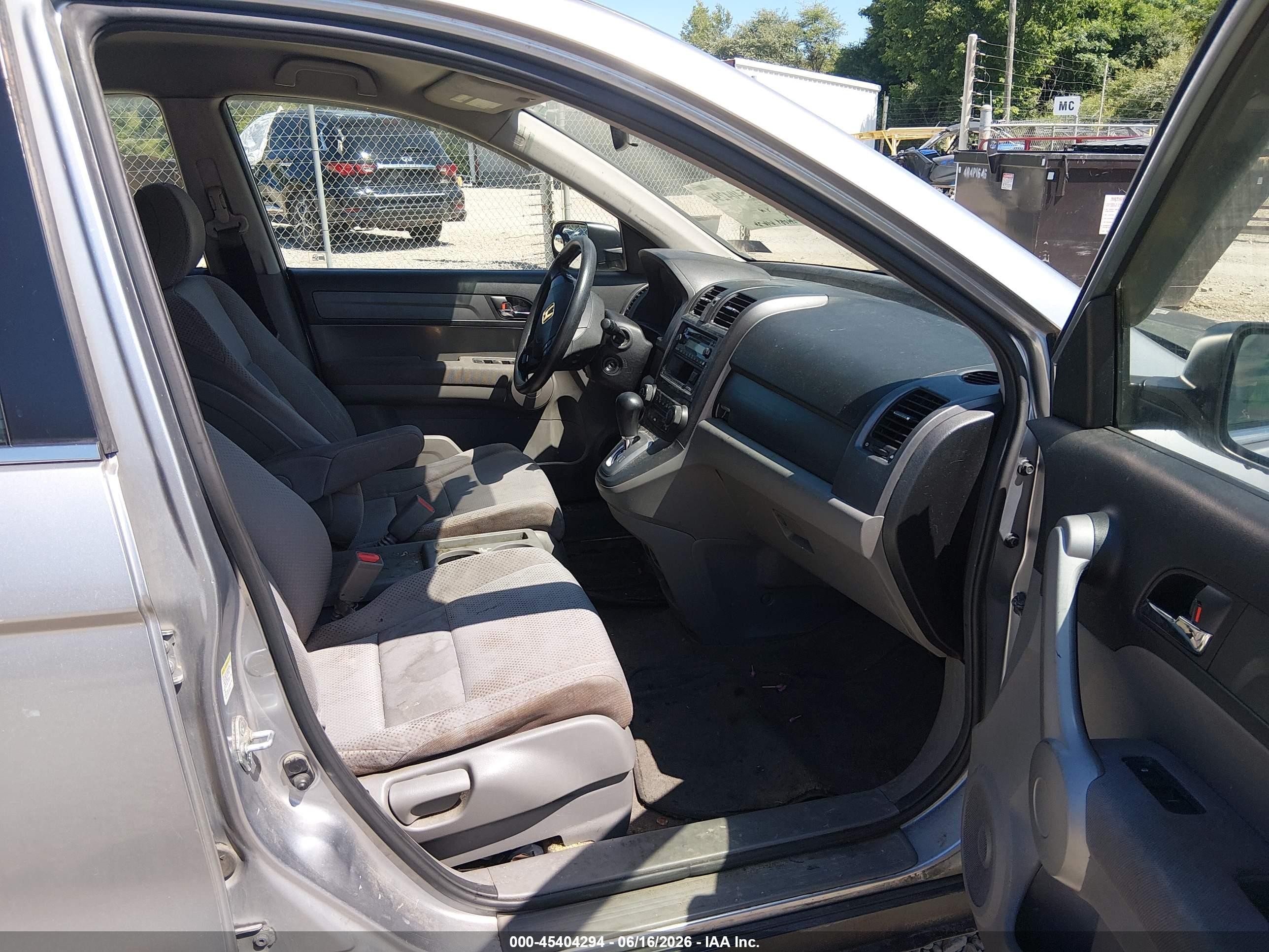 2007 Honda Cr-v Lx Серебряный vin: JHLRE48317C037567