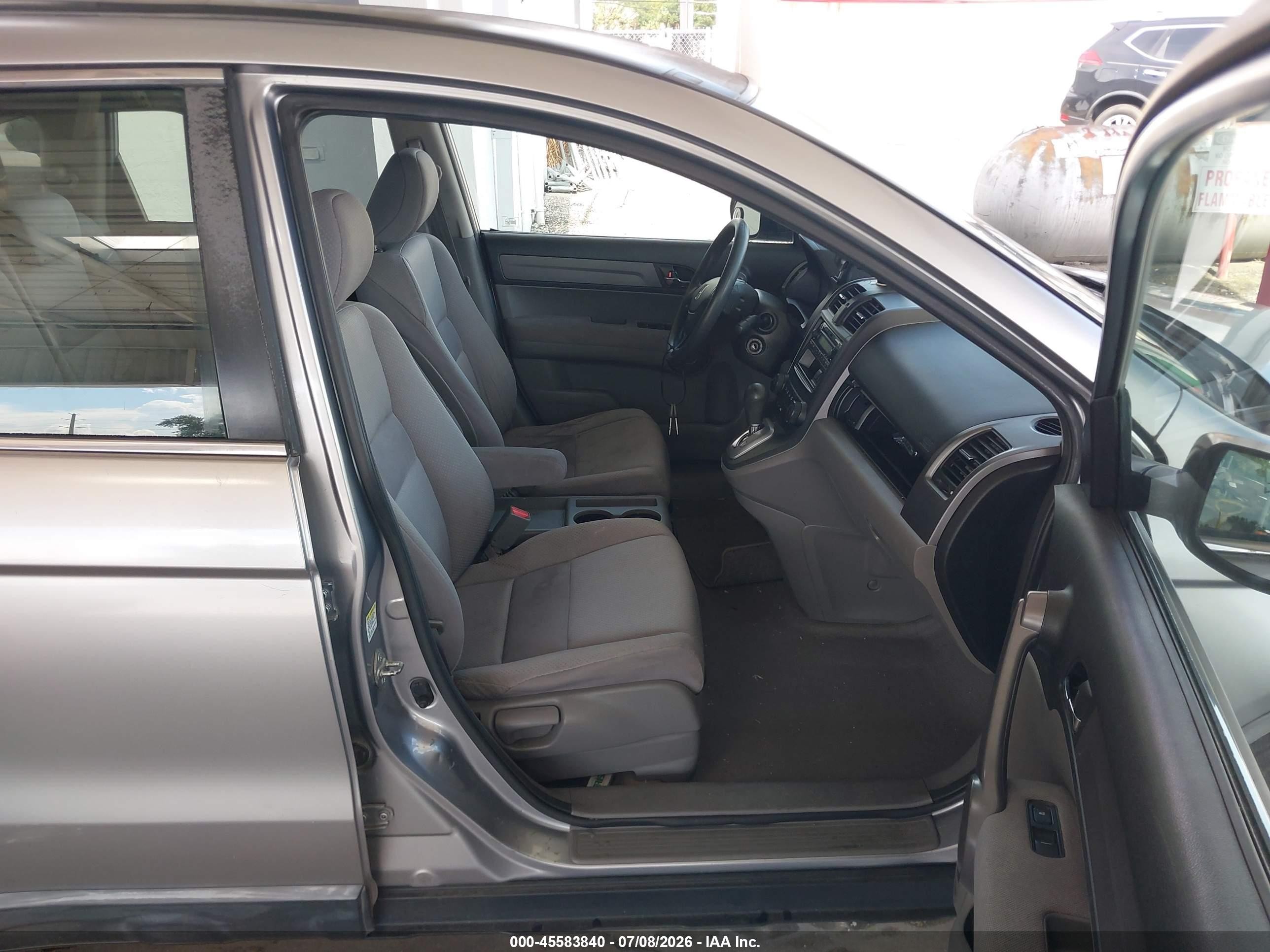 2008 Honda Cr-v Lx Silver vin: JHLRE48388C080319