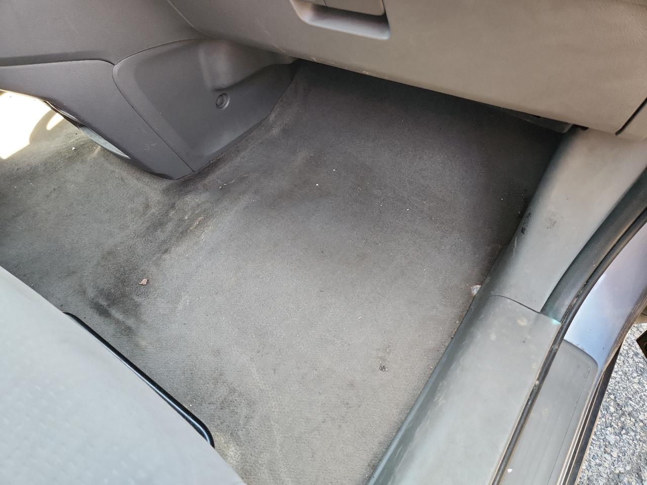 2007 Honda Cr-v Ex Blue vin: JHLRE48557C038643 Damage: Right Front Carpet, Stained, Permanent