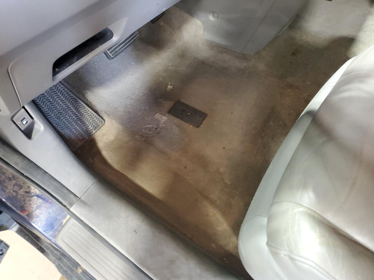 2009 Honda Cr-v Exl Синий vin: JHLRE48779C011366 Damage: Left Front Seat Cushion, Torn, 1 To 2 Inches