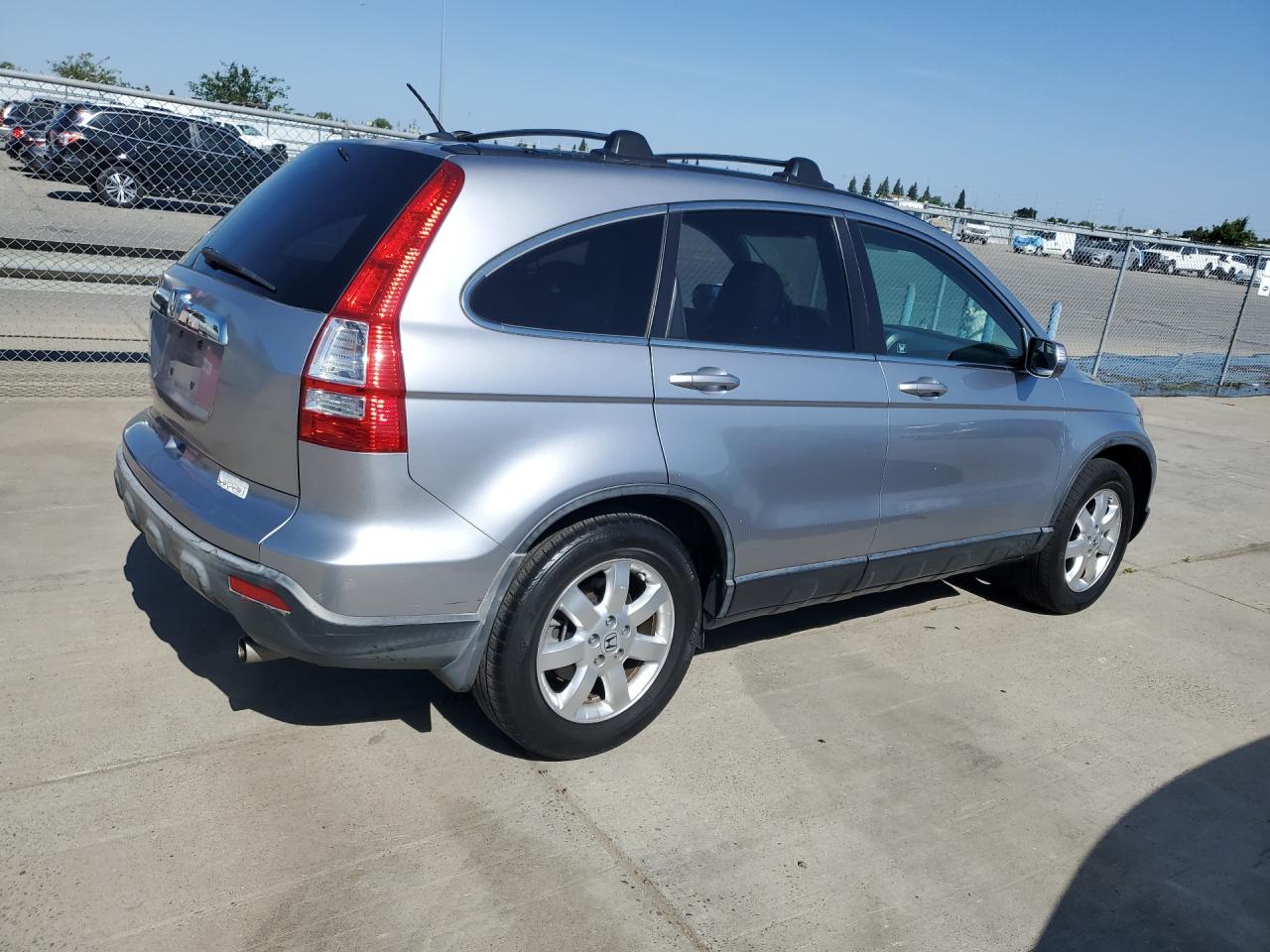 2007 Honda Cr-v Exl Silver vin: JHLRE48797C112518 Damage: Right Rear Bumper/Cover, Light Scratch, 1 To 2 Inches