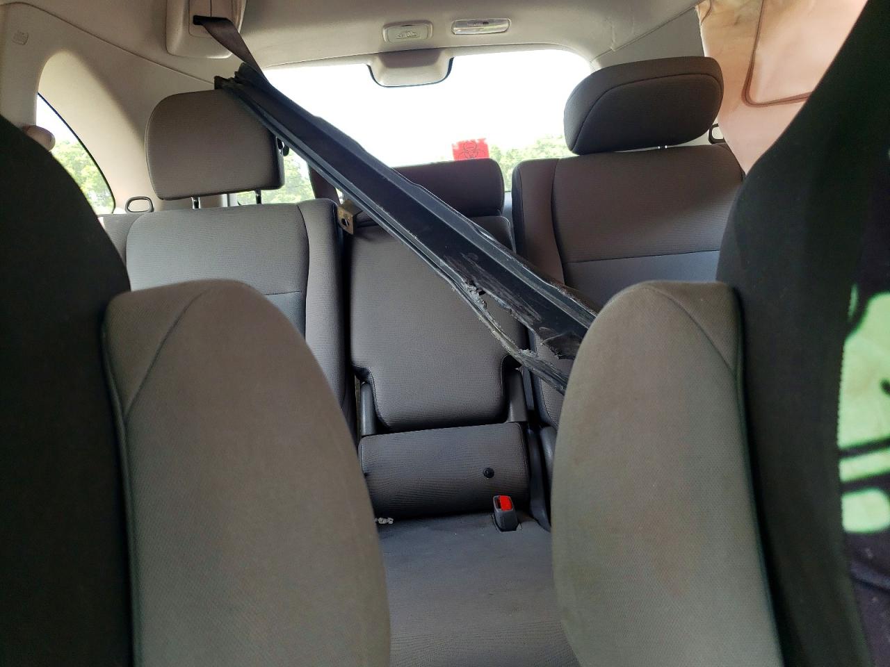 2011 Honda Cr-v Lx White vin: JHLRE4H30BC020493