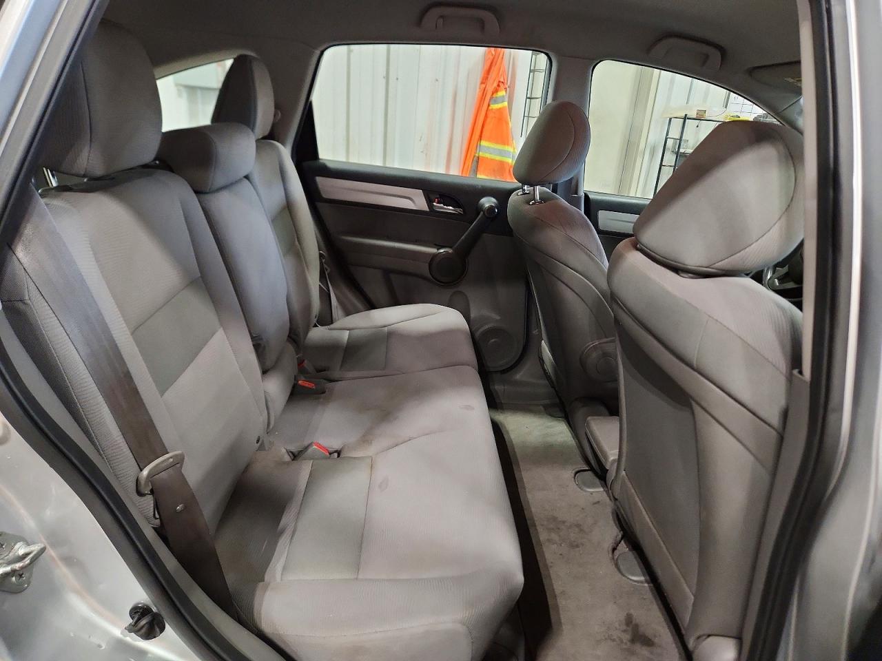 2011 Honda Cr-v Lx Silver vin: JHLRE4H37BC013167