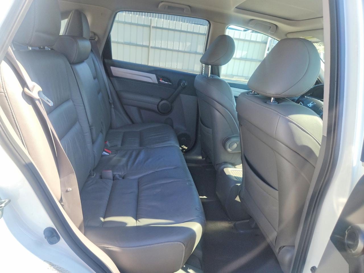 2011 Honda Cr-v White vin: JHLRE4H77BC013642