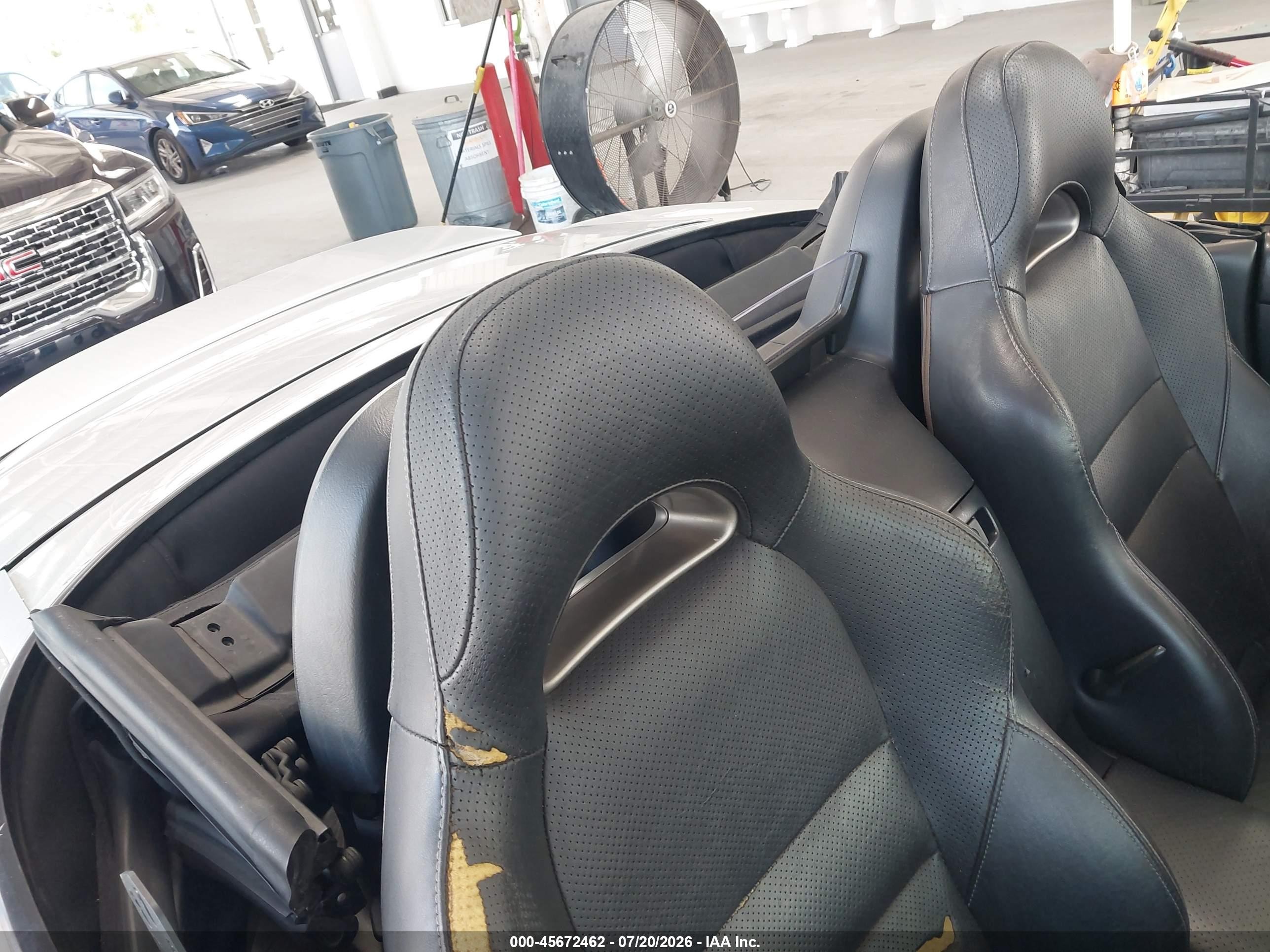 2002 Honda S2000   Серебряный vin: JHMAP11472T008197