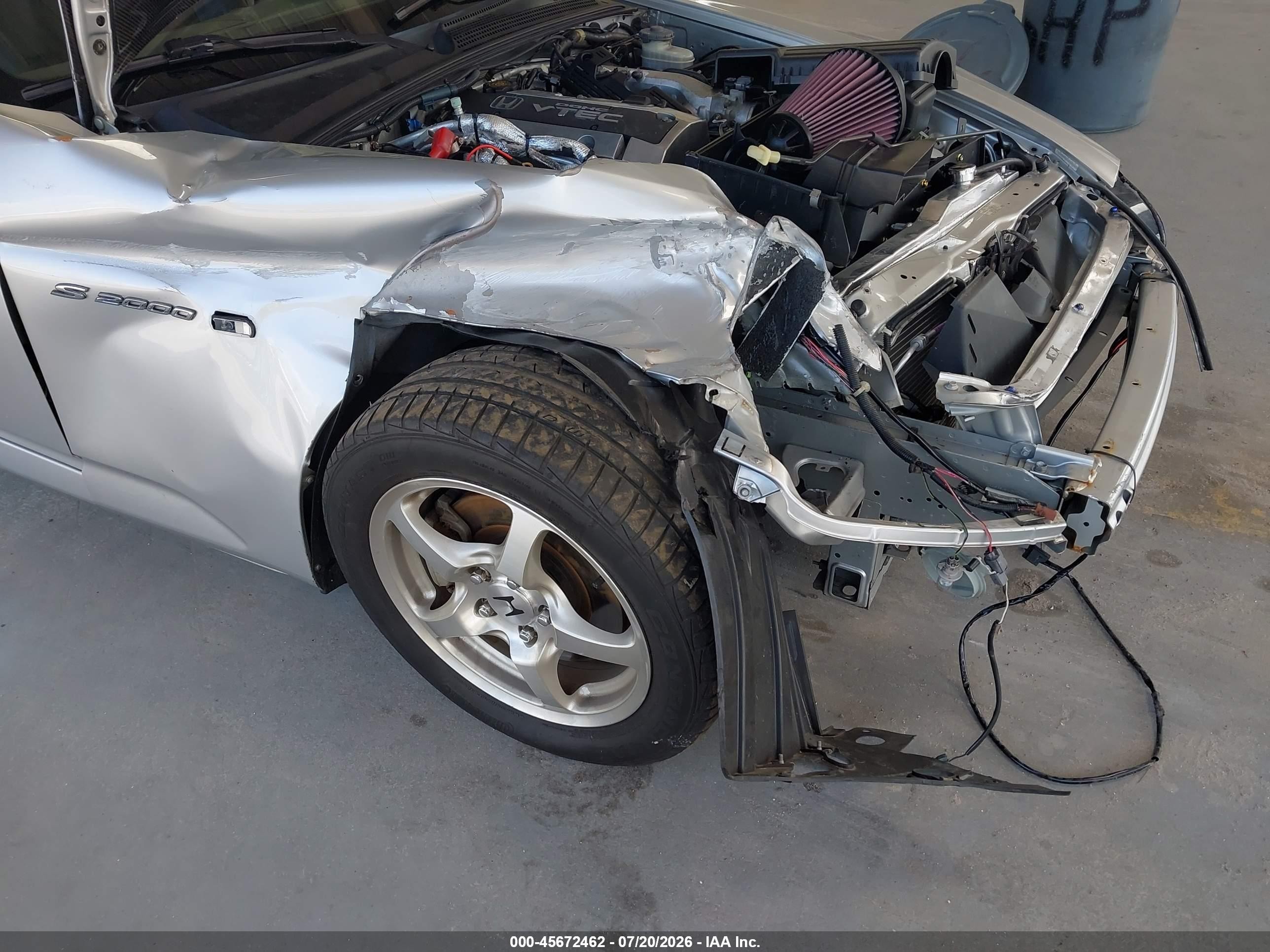 2002 Honda S2000   Серебряный vin: JHMAP11472T008197