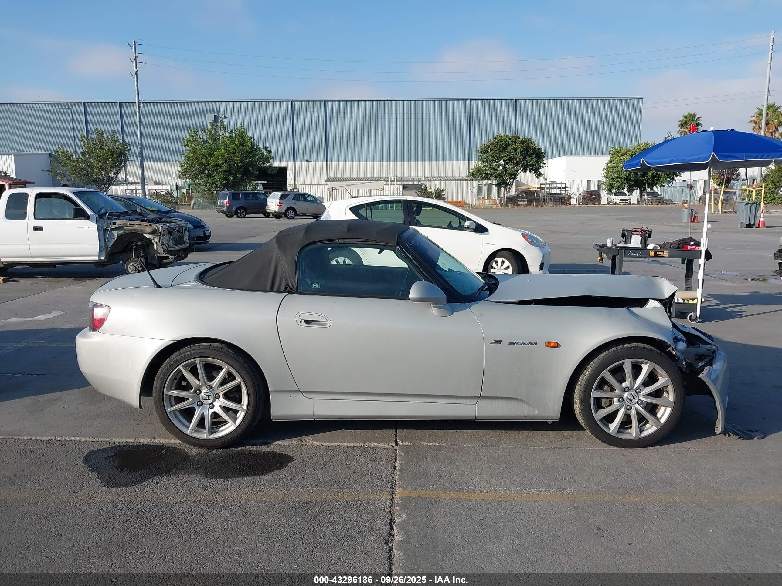2001 Honda S2000   Серебряный vin: JHMAP11491T004263