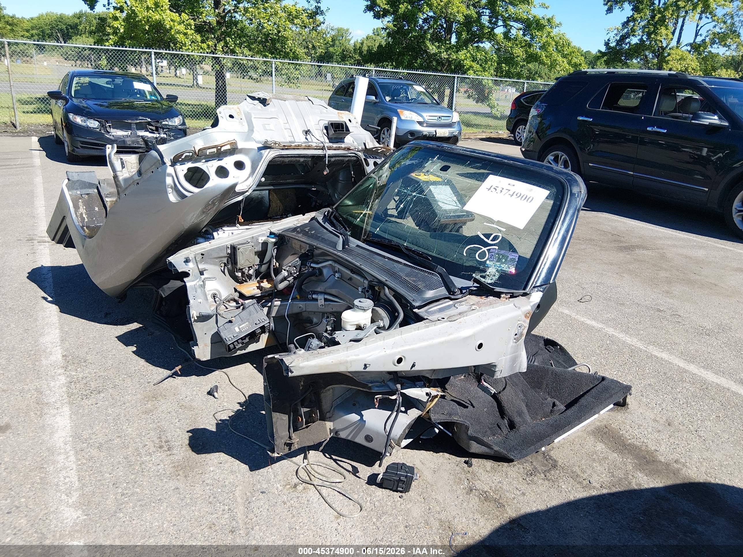 2005 Honda S2000   Silver vin: JHMAP21405S000748