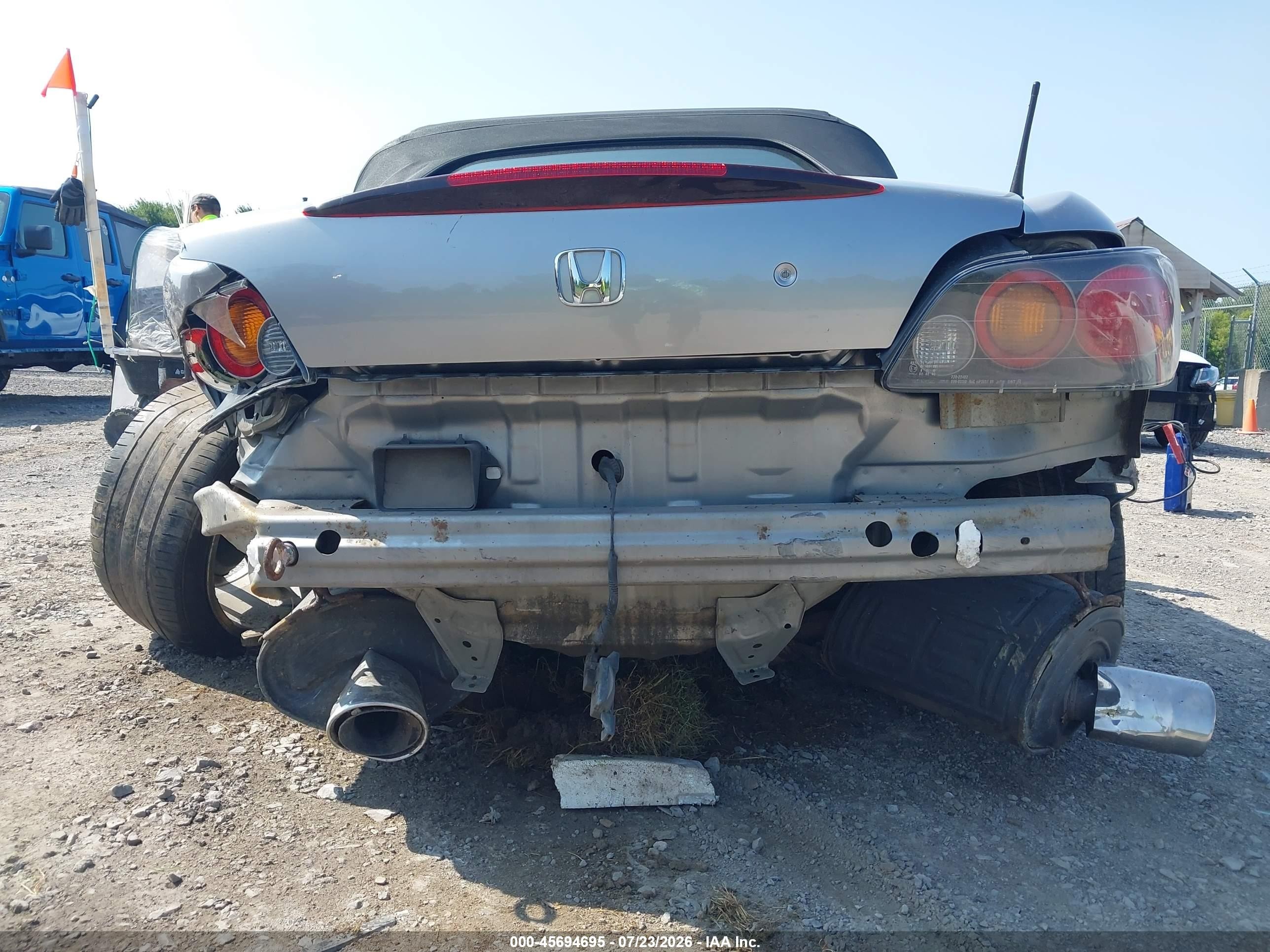 2007 Honda S2000 Silver vin: JHMAP21447S000044