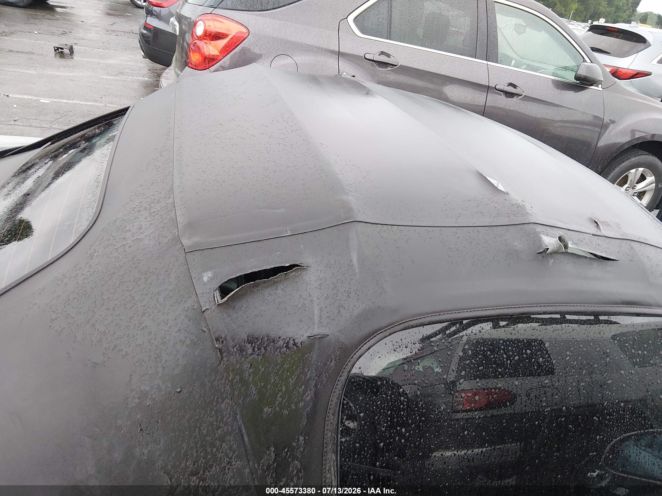 2005 Honda S2000   Silver vin: JHMAP21485S007365