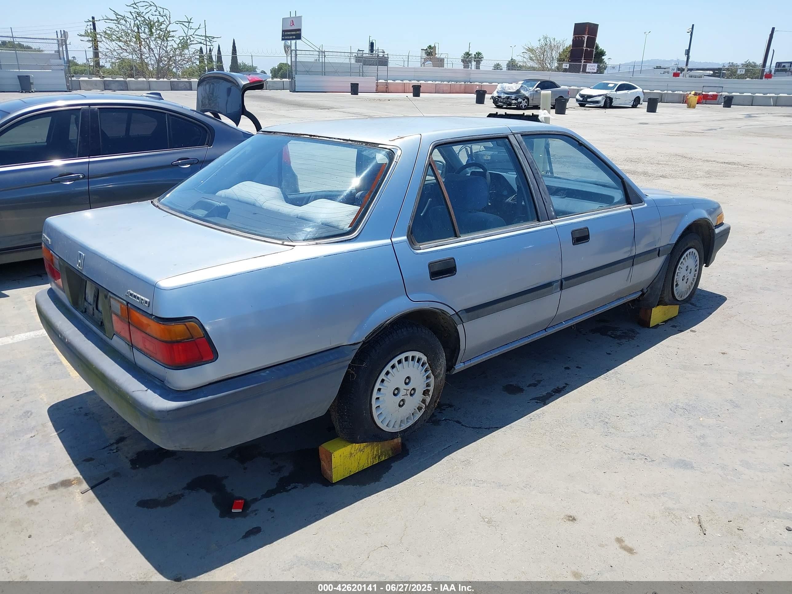1986 Honda Accord Dx Blue vin: JHMBA5423GC055337