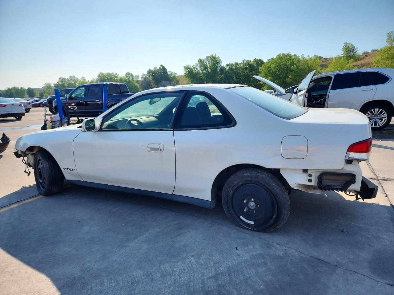 2000 Honda Prelude White vin: JHMBB6140YC007191