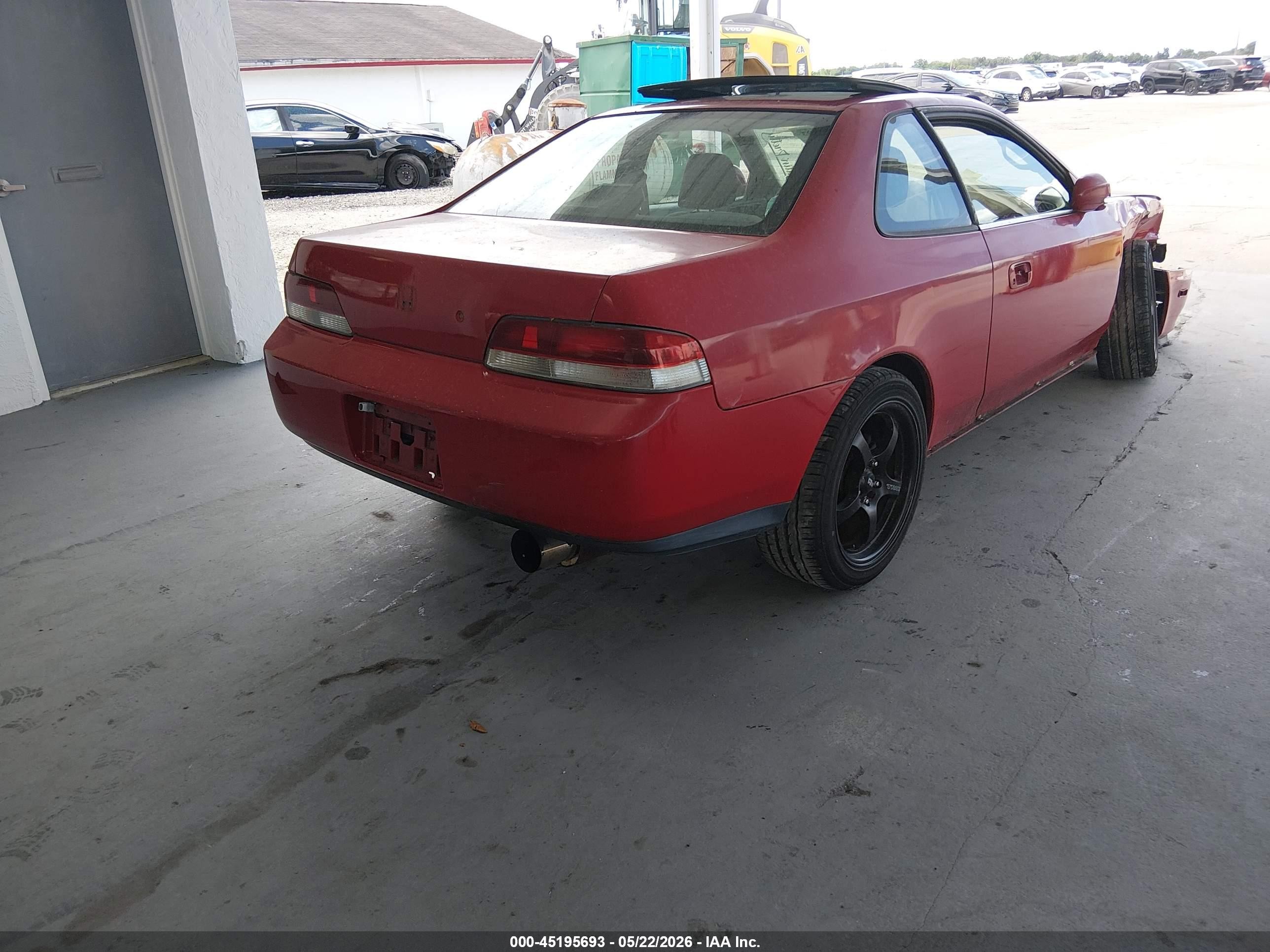 2000 Honda Prelude   Red vin: JHMBB6147YC002585