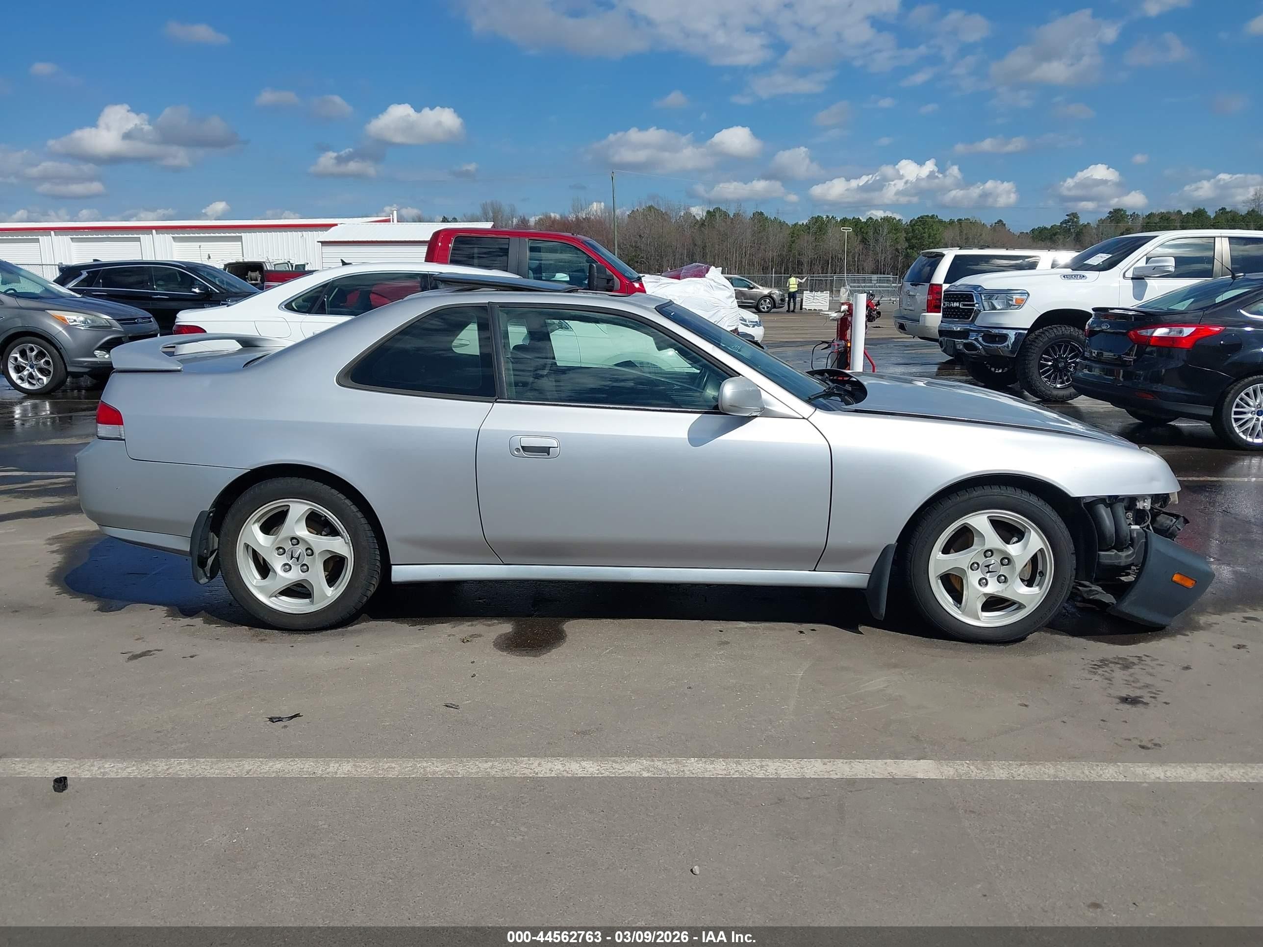 2001 Honda Prelude   Silver vin: JHMBB614X1C003543