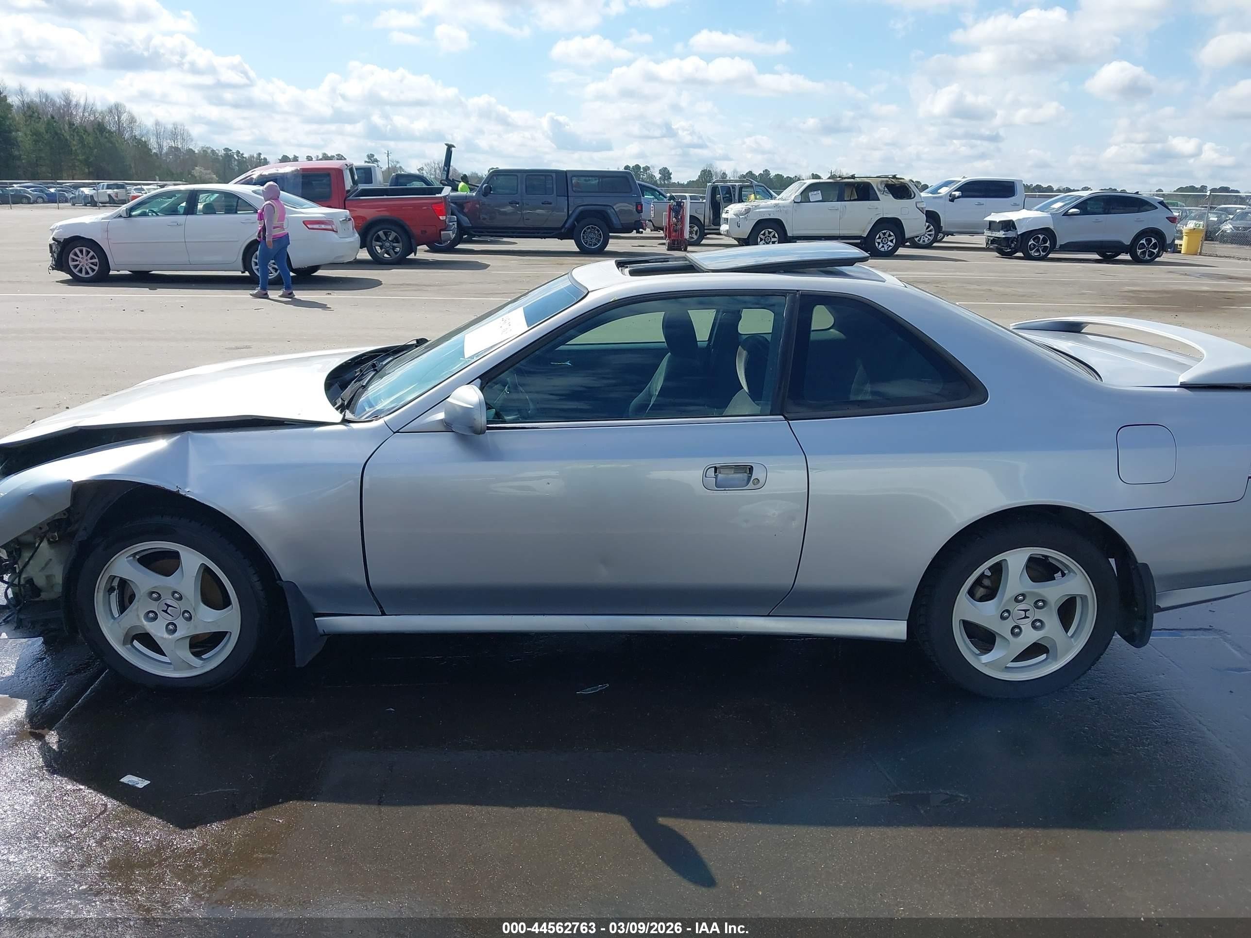 2001 Honda Prelude   Silver vin: JHMBB614X1C003543