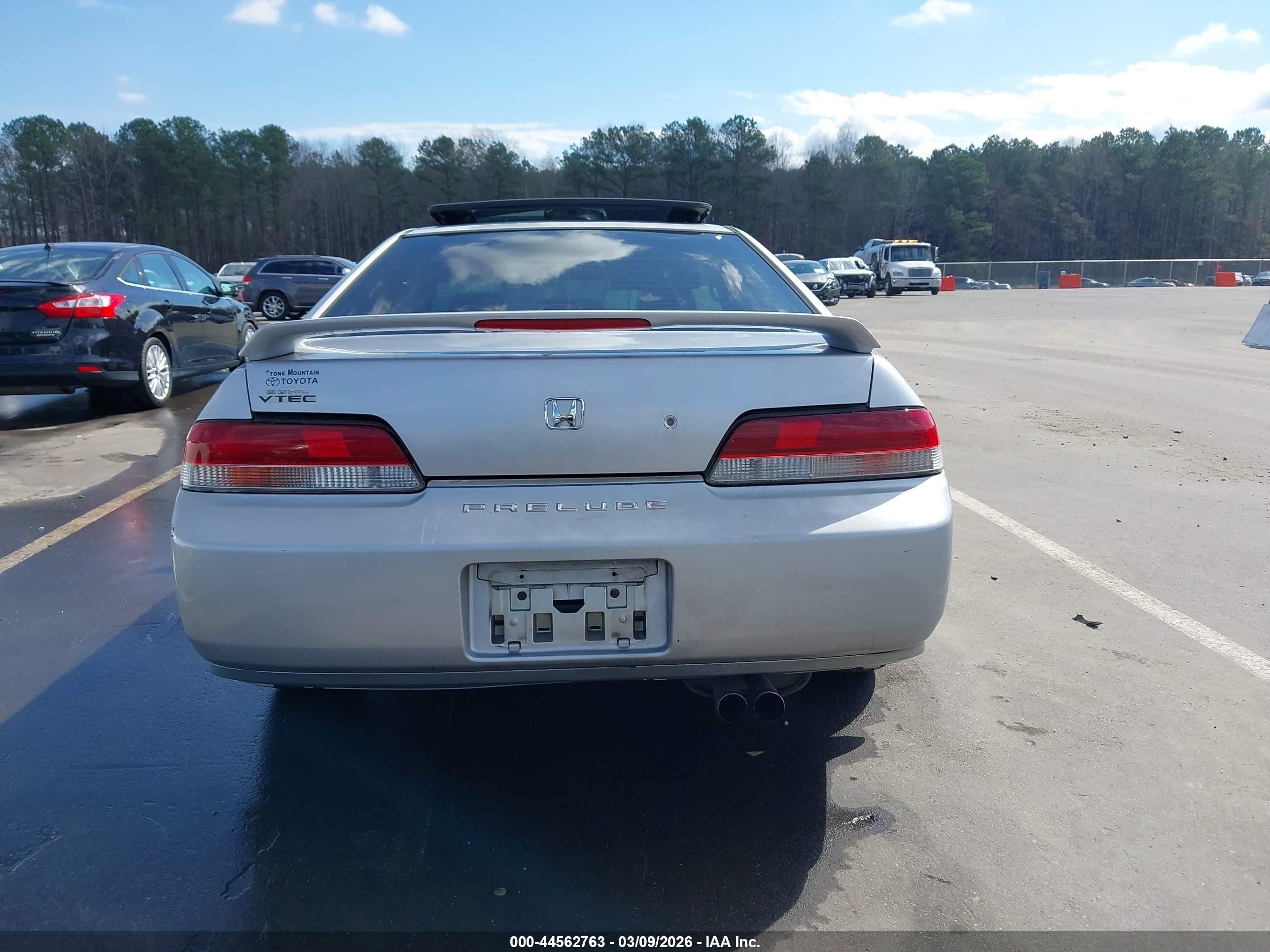 2001 Honda Prelude   Silver vin: JHMBB614X1C003543