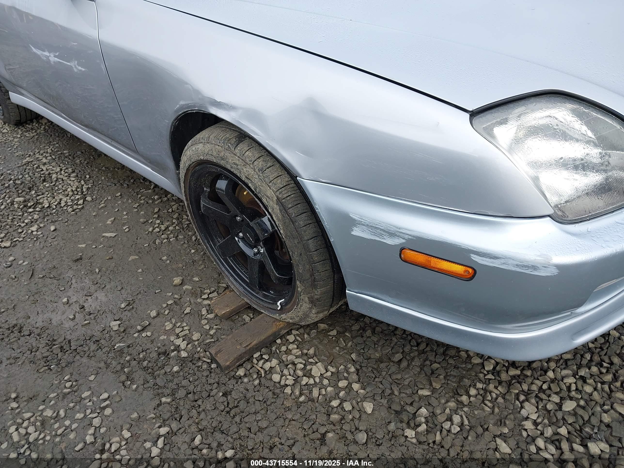 2001 Honda Prelude Type Sh Silver vin: JHMBB61531C000430