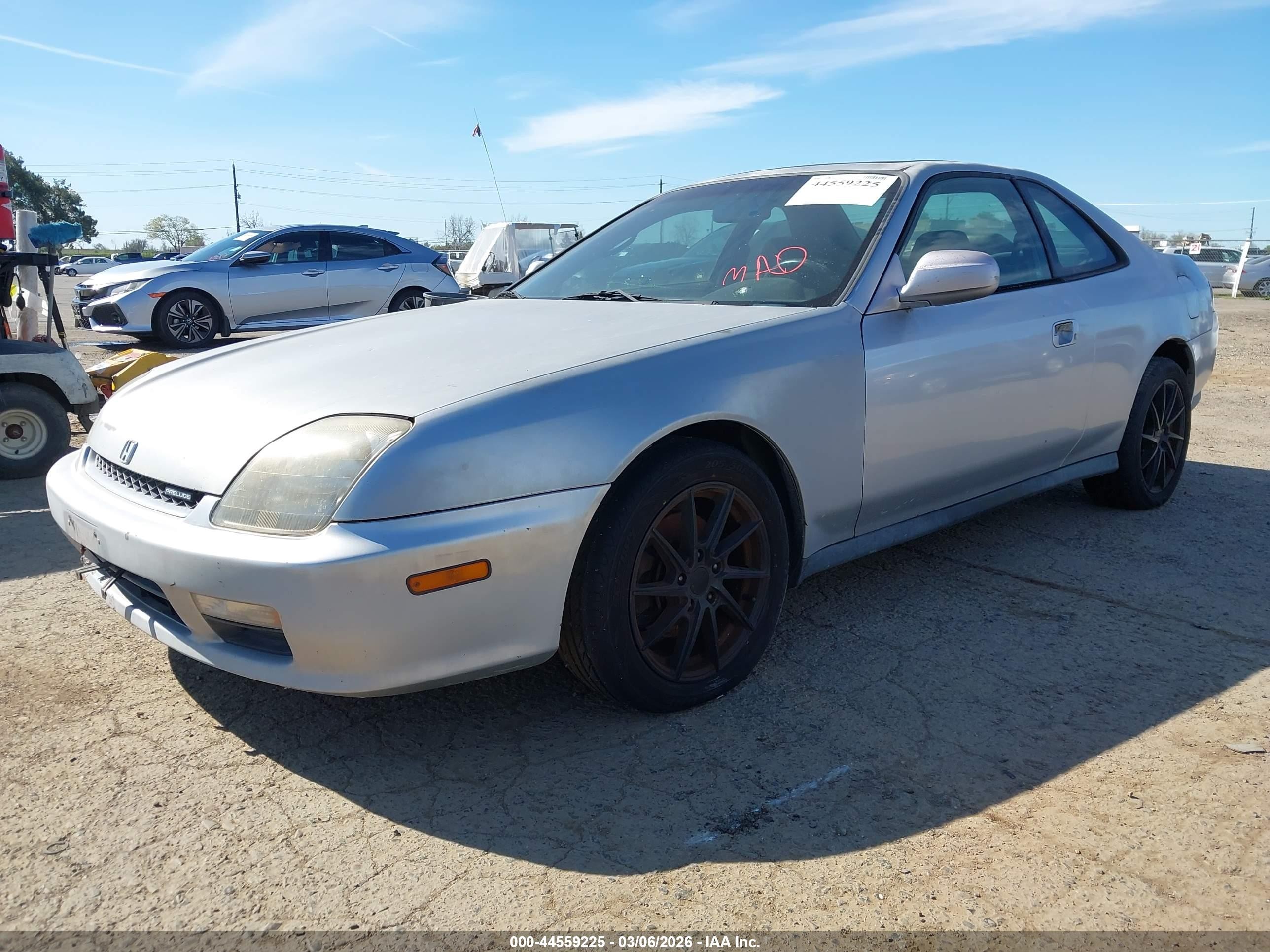 2001 Honda Prelude   Silver vin: JHMBB62411C009228