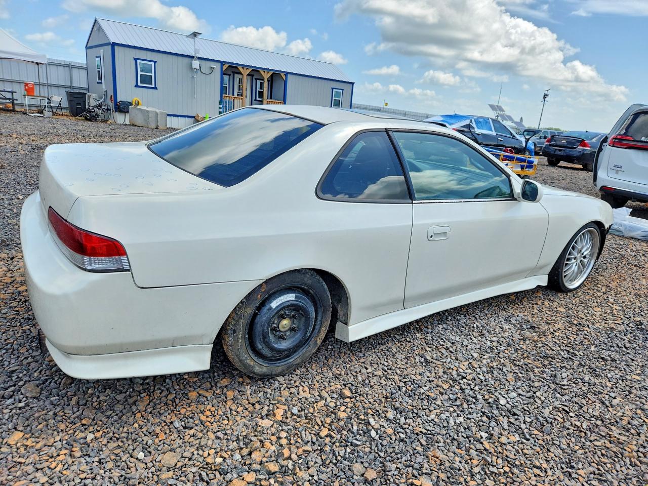 2000 Honda Prelude White vin: JHMBB6241YC002306