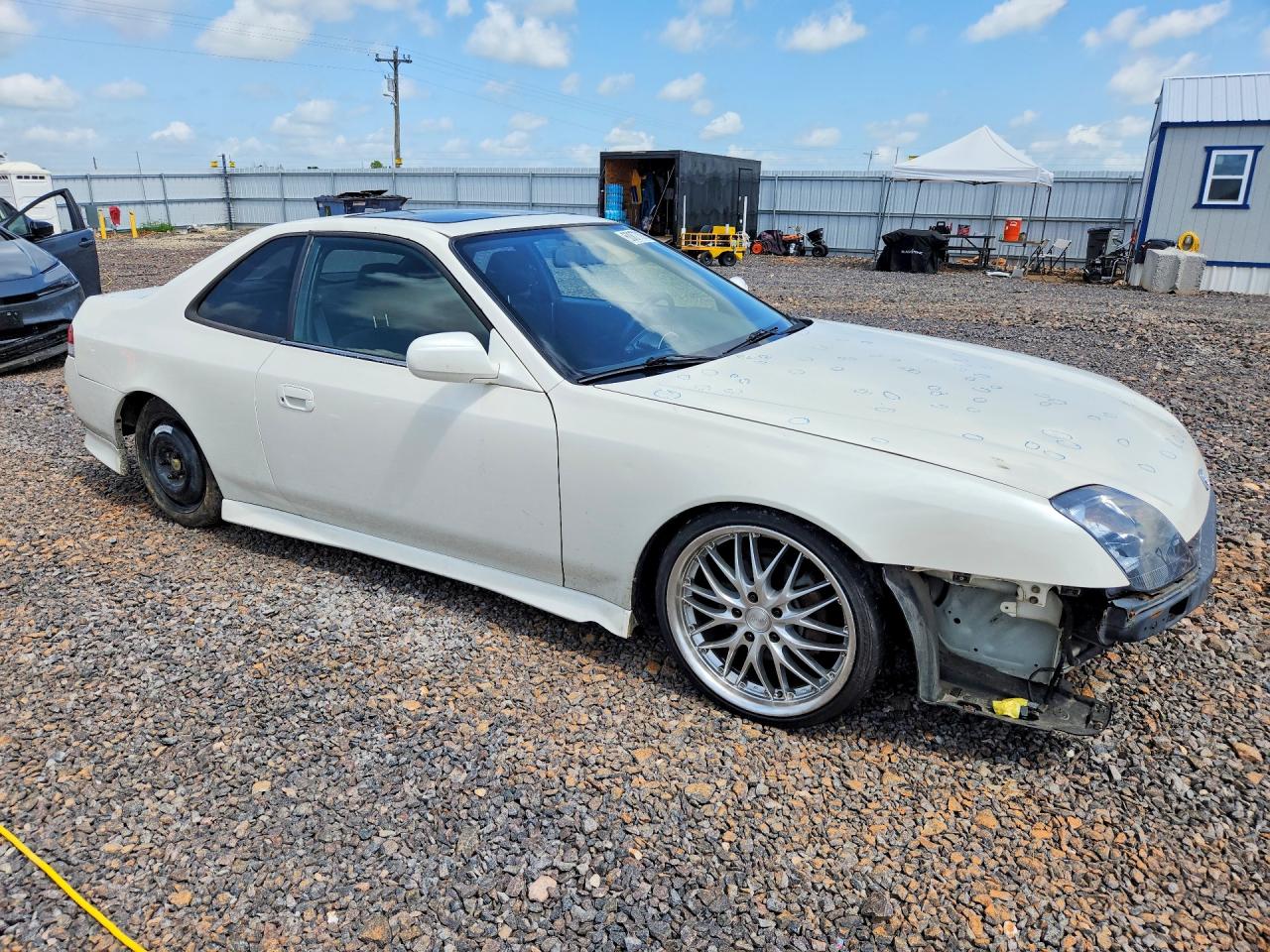 2000 Honda Prelude White vin: JHMBB6241YC002306