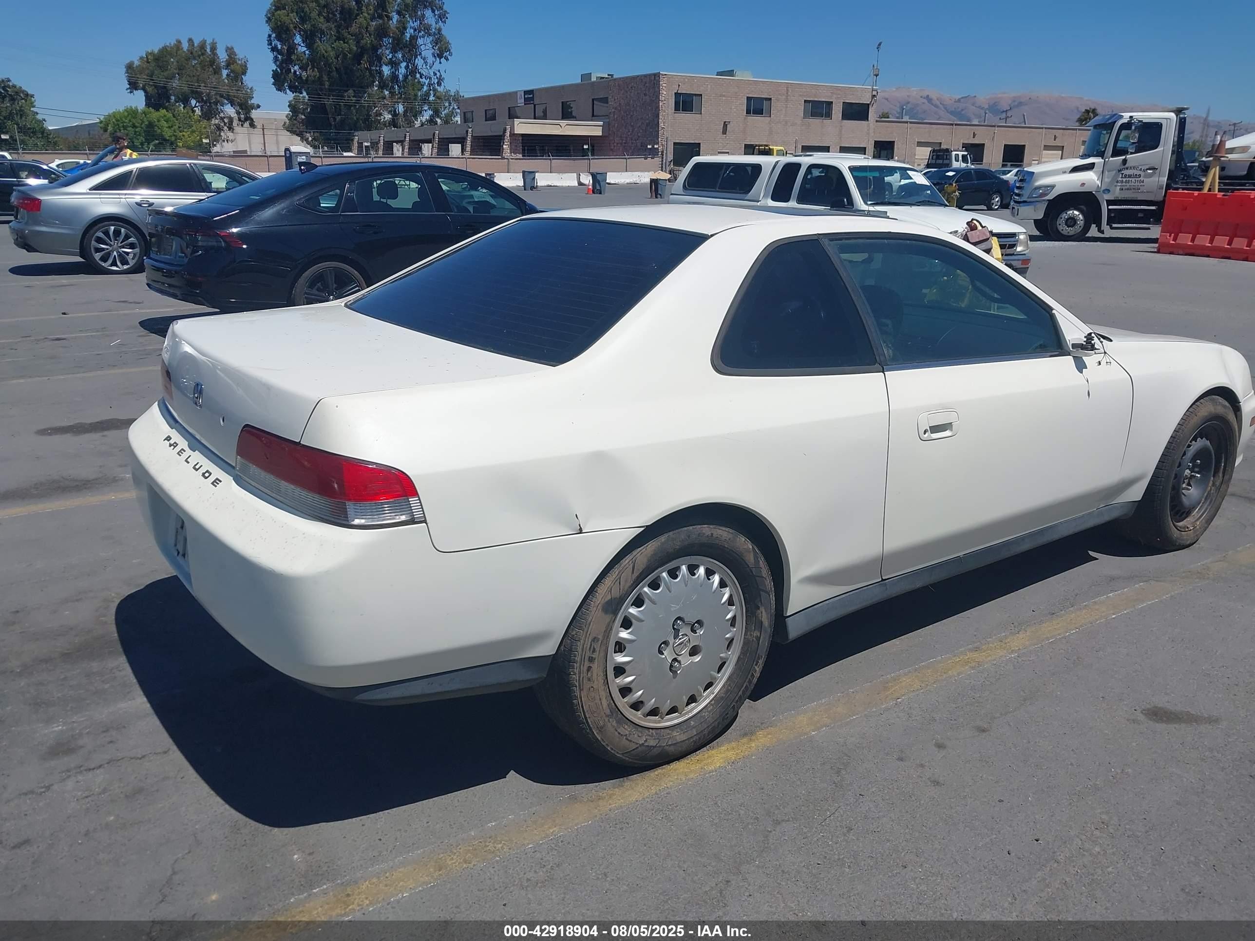 2001 Honda Prelude   White vin: JHMBB62431C012356