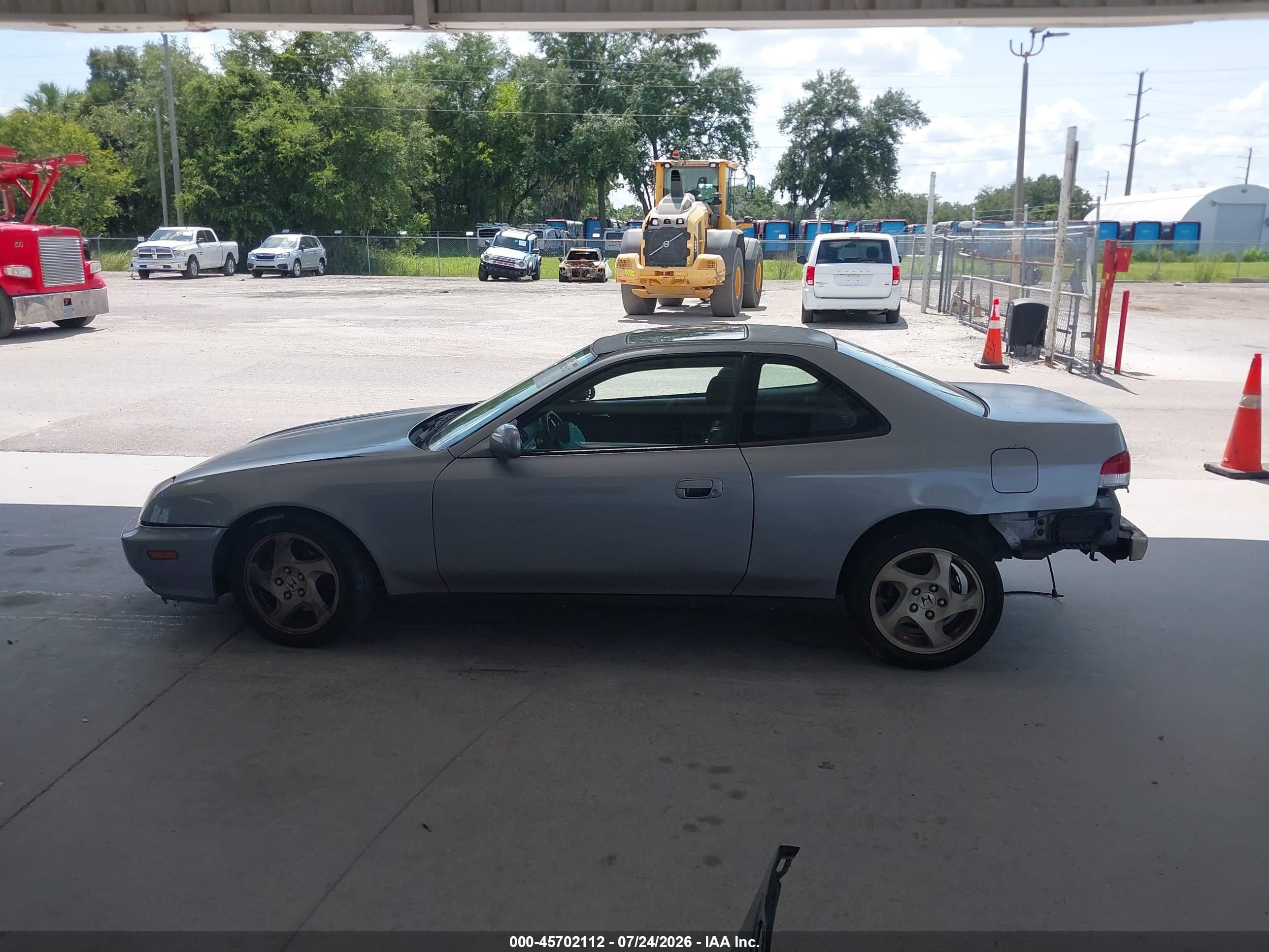 2000 Honda Prelude   Silver vin: JHMBB6243YC009967