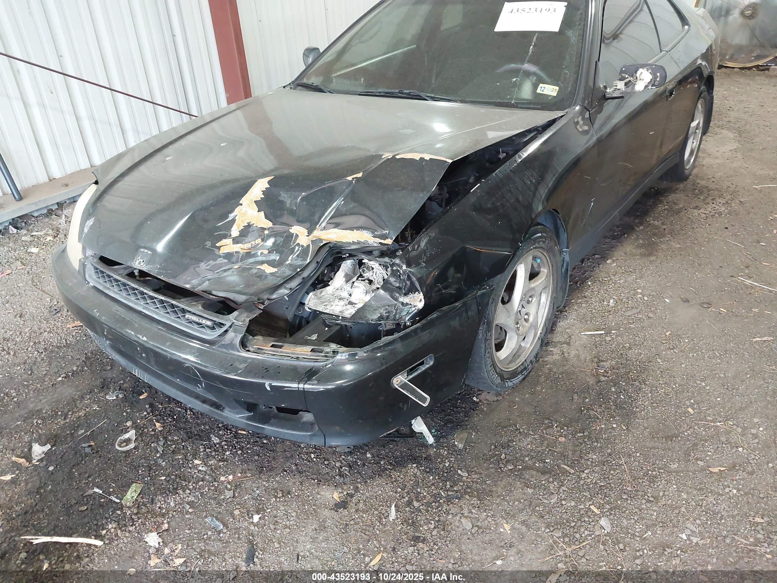 2001 Honda Prelude   Black vin: JHMBB624X1C010717