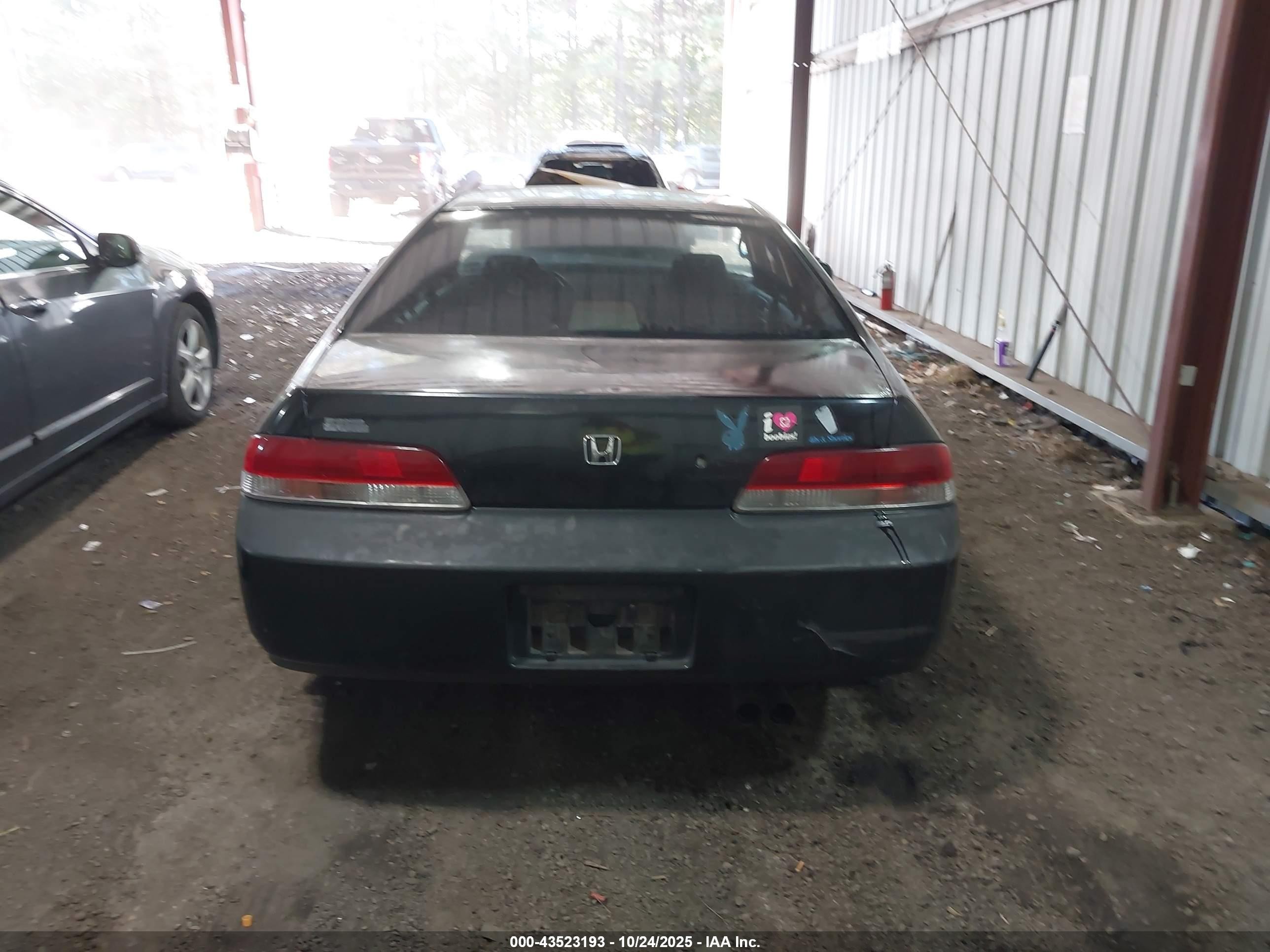2001 Honda Prelude   Black vin: JHMBB624X1C010717