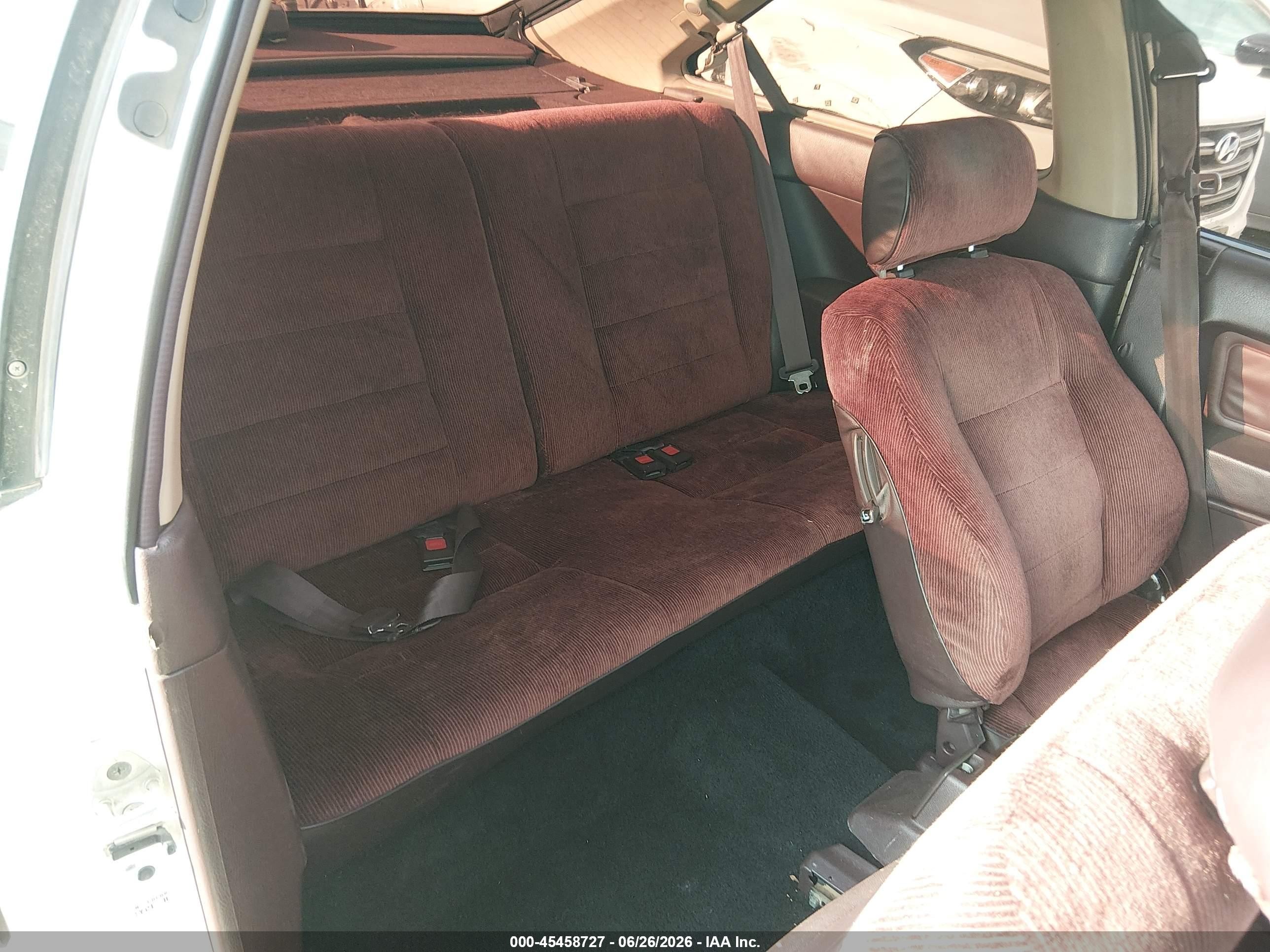 1989 Honda Accord Dx White vin: JHMCA5468KC013701