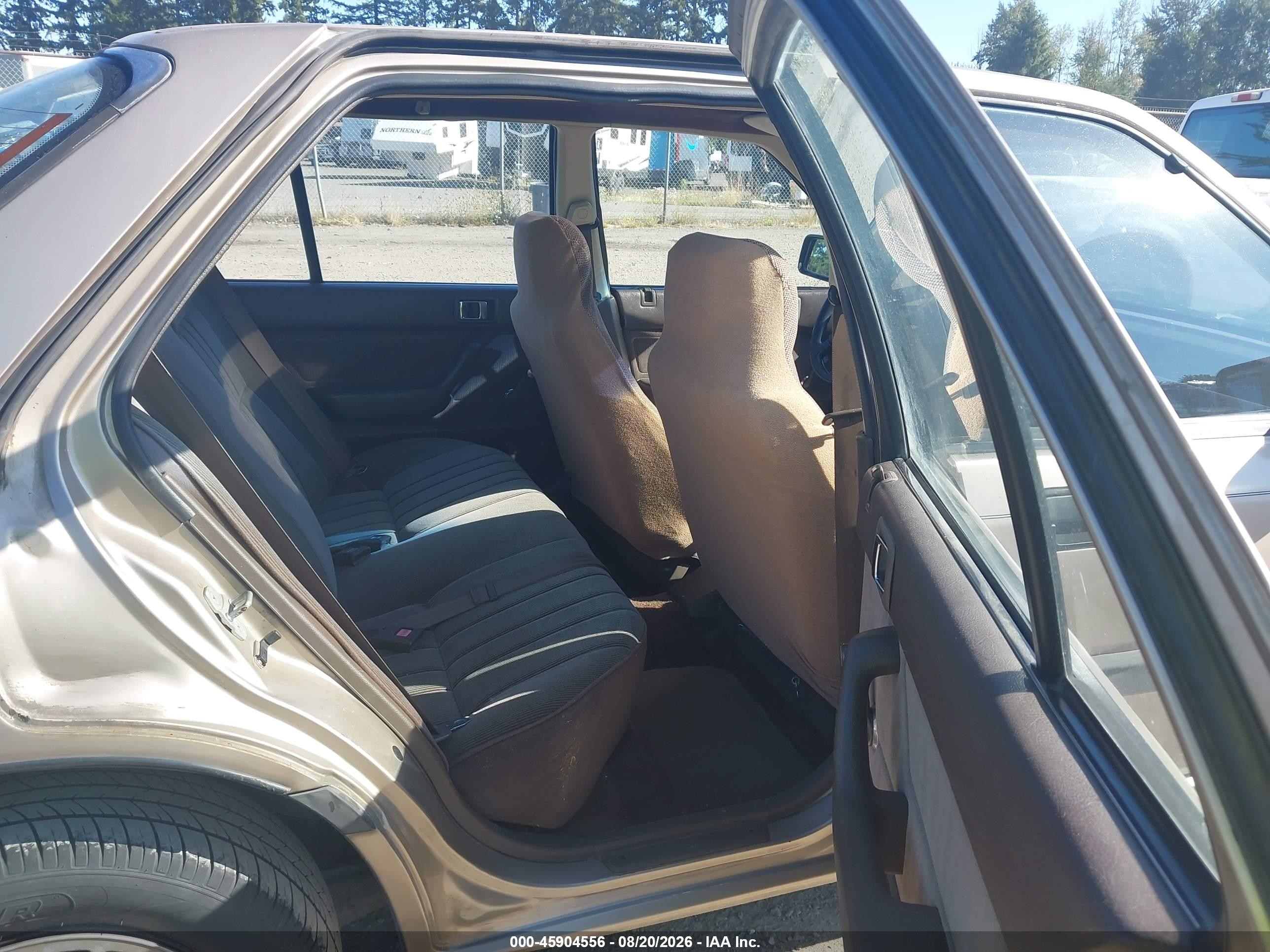 1987 Honda Accord Dx Gold vin: JHMCA5523HC024478