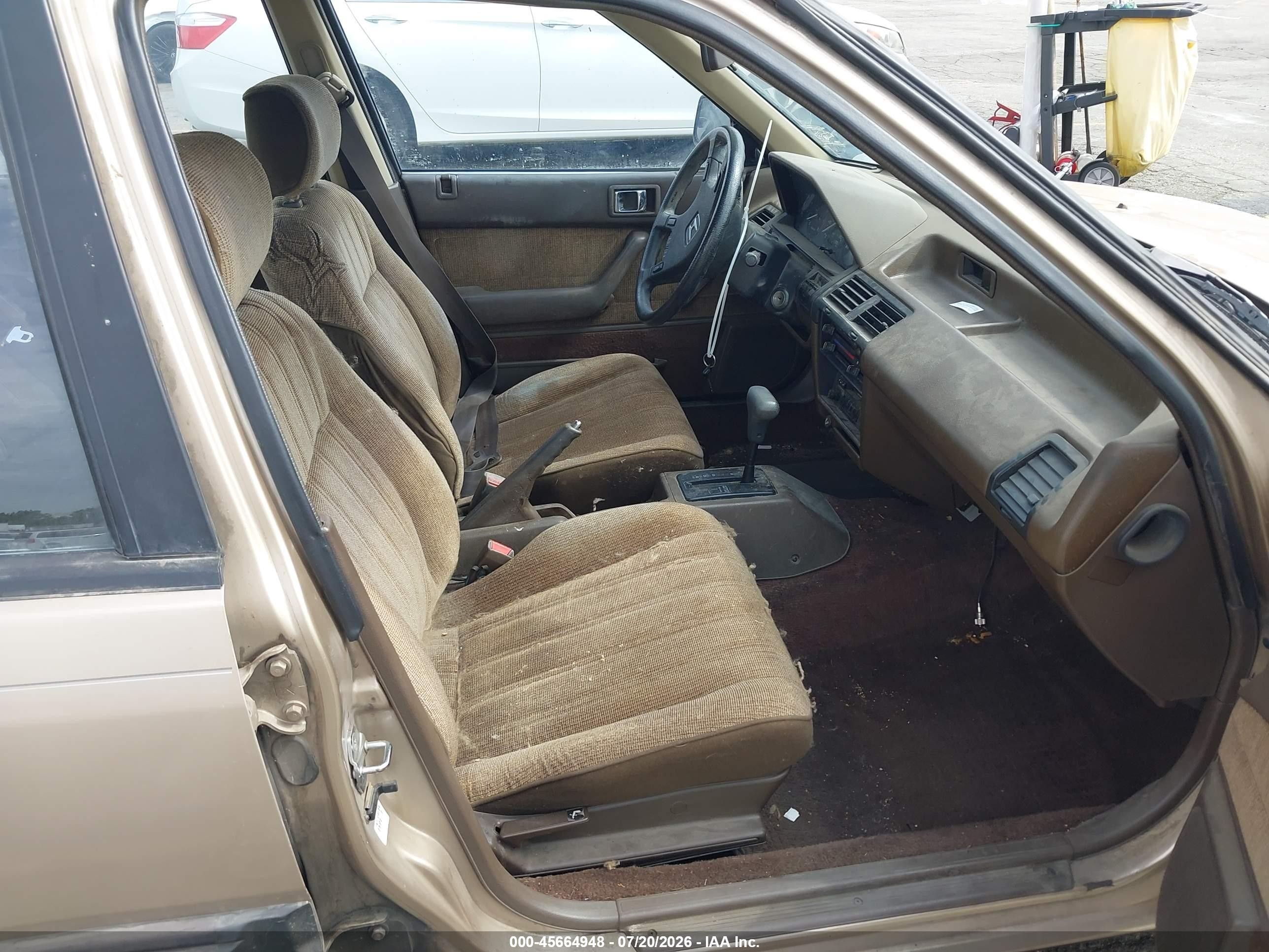 1989 Honda Accord Dx Gold vin: JHMCA5626KC117856