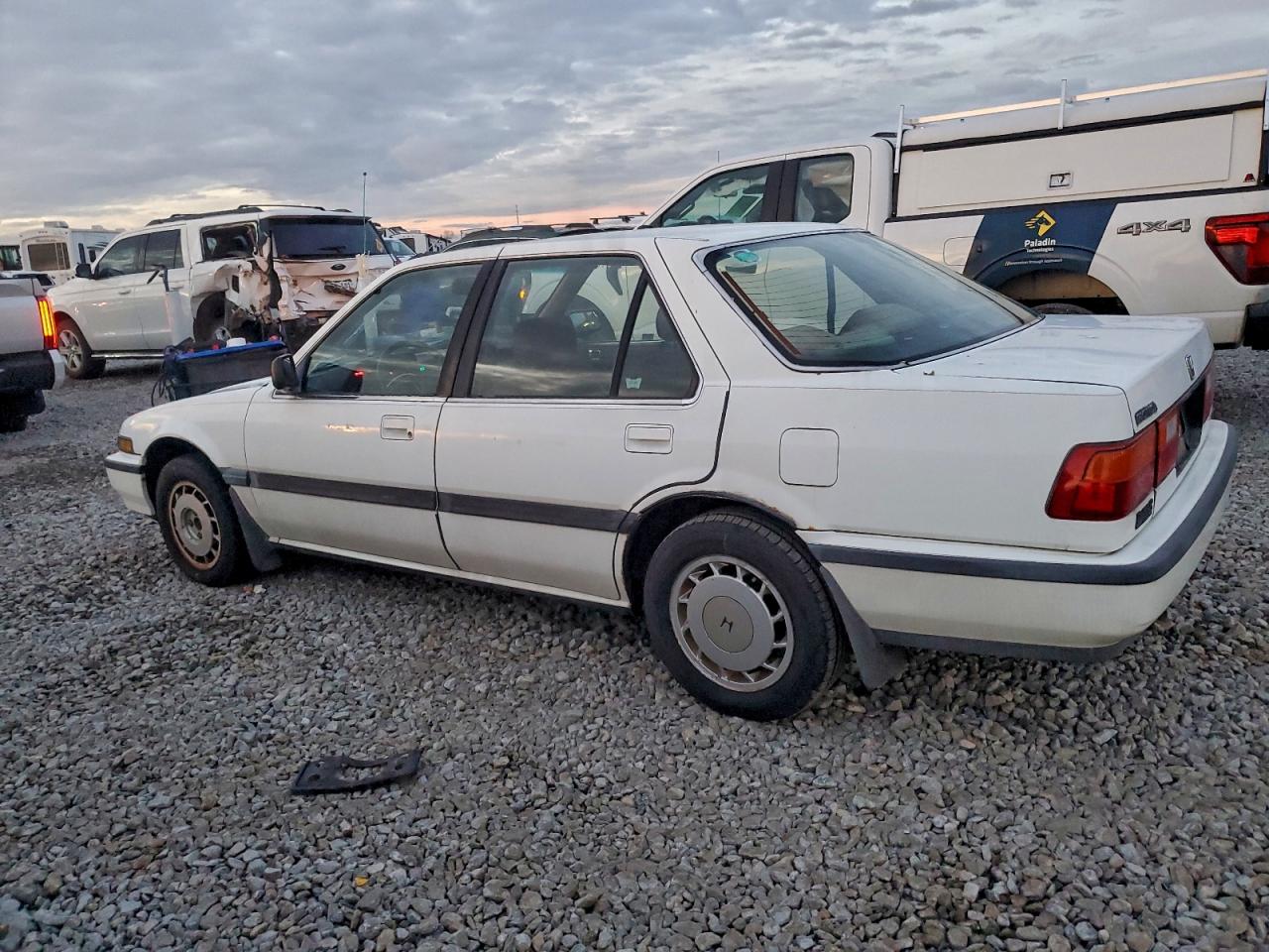 1988 Hond Accord Lxi Белый vin: JHMCA564XJC122994