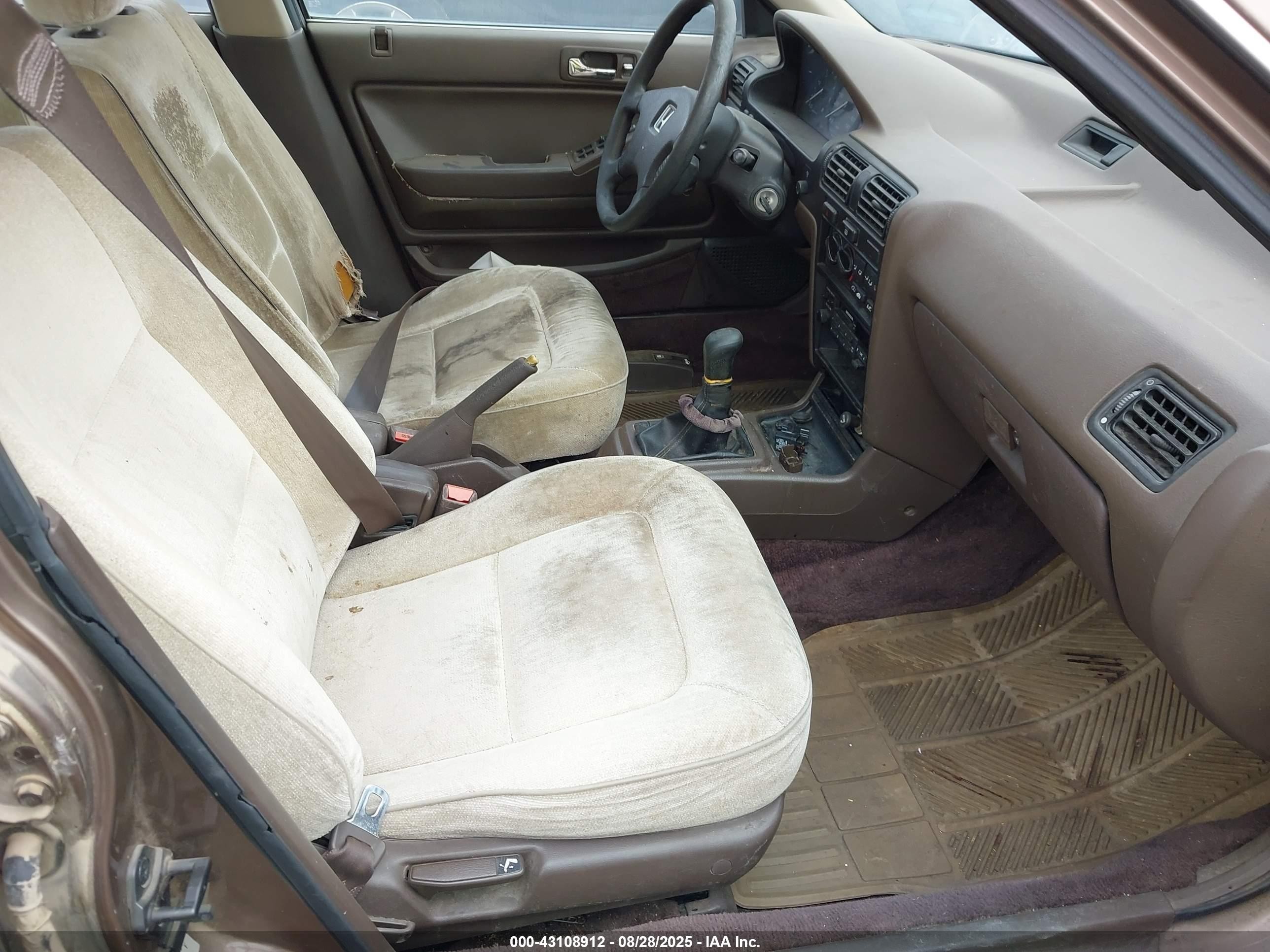 1990 Honda Accord Lx/ex Gold vin: JHMCB7554LC079758