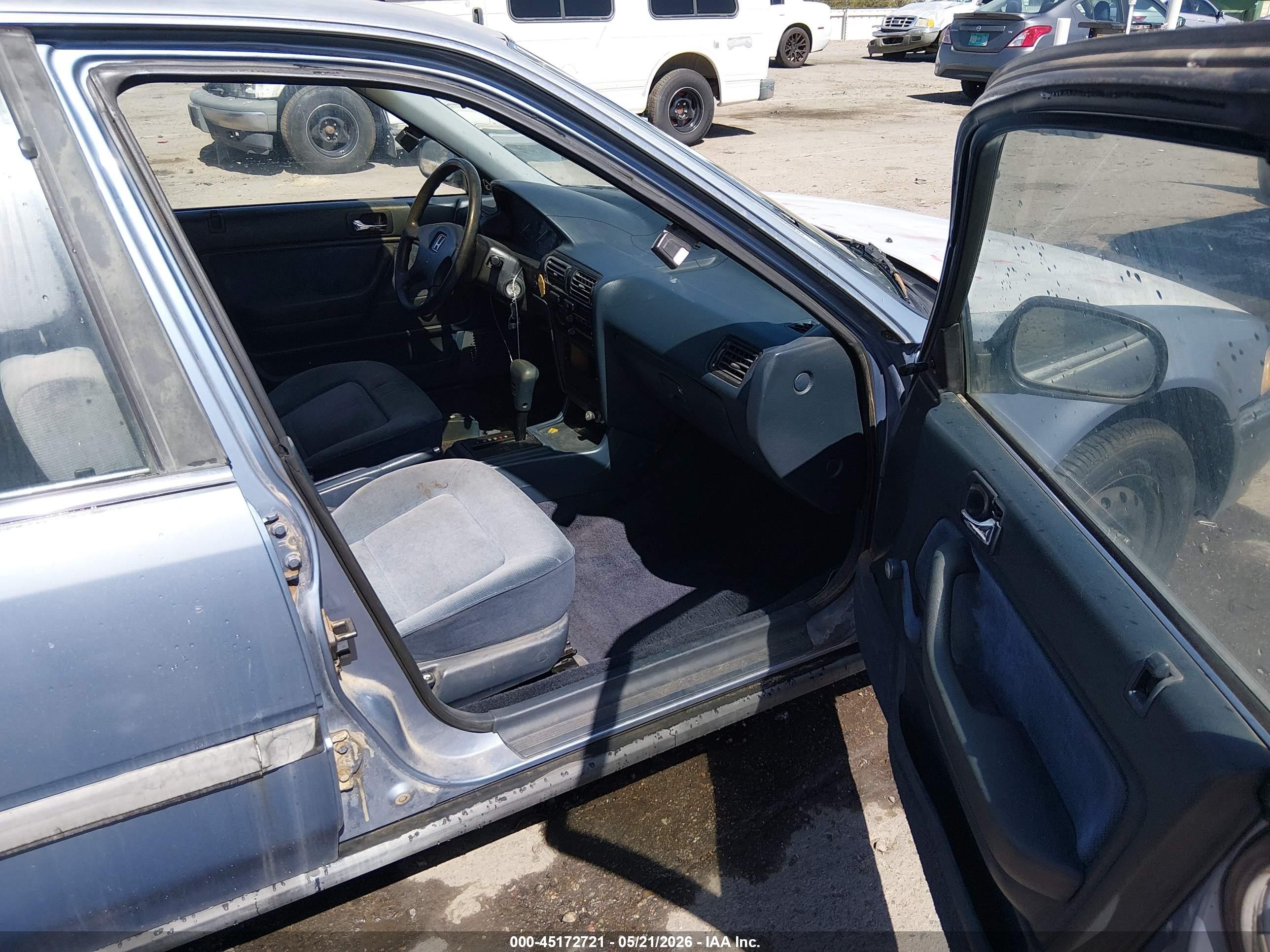 1990 Honda Accord Dx/lx Blue vin: JHMCB7649LC110606