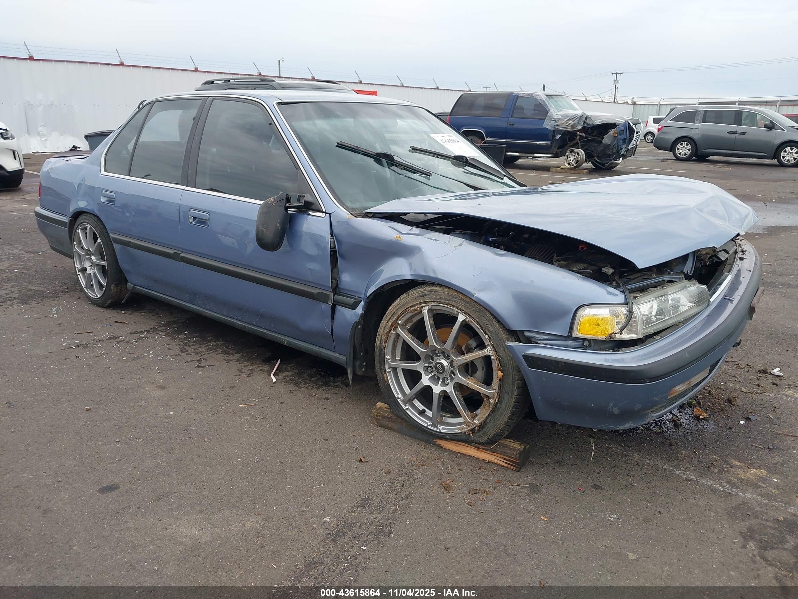 1990 Honda Accord Lx/ex Blue vin: JHMCB7651LC120085