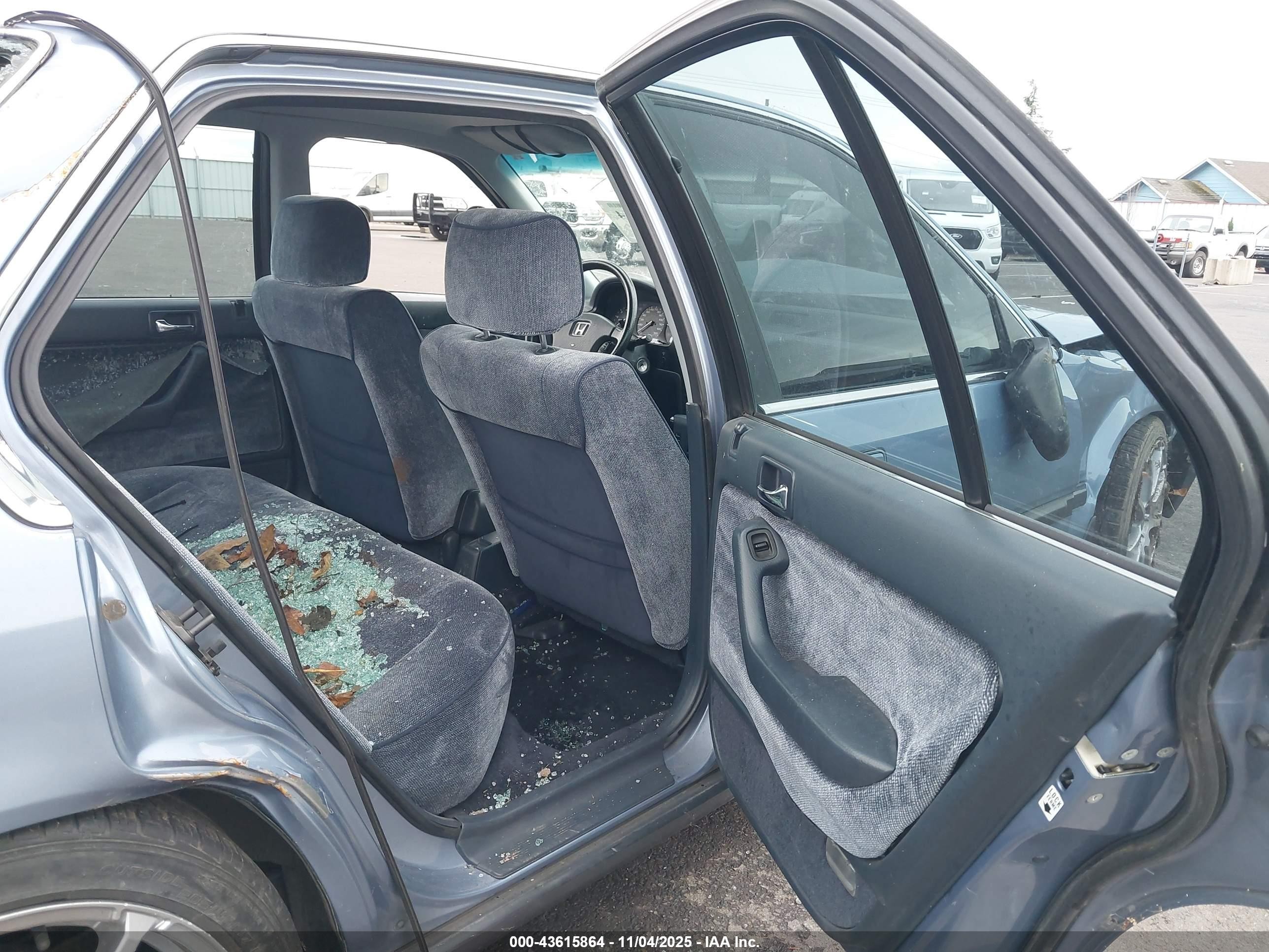 1990 Honda Accord Lx/ex Blue vin: JHMCB7651LC120085