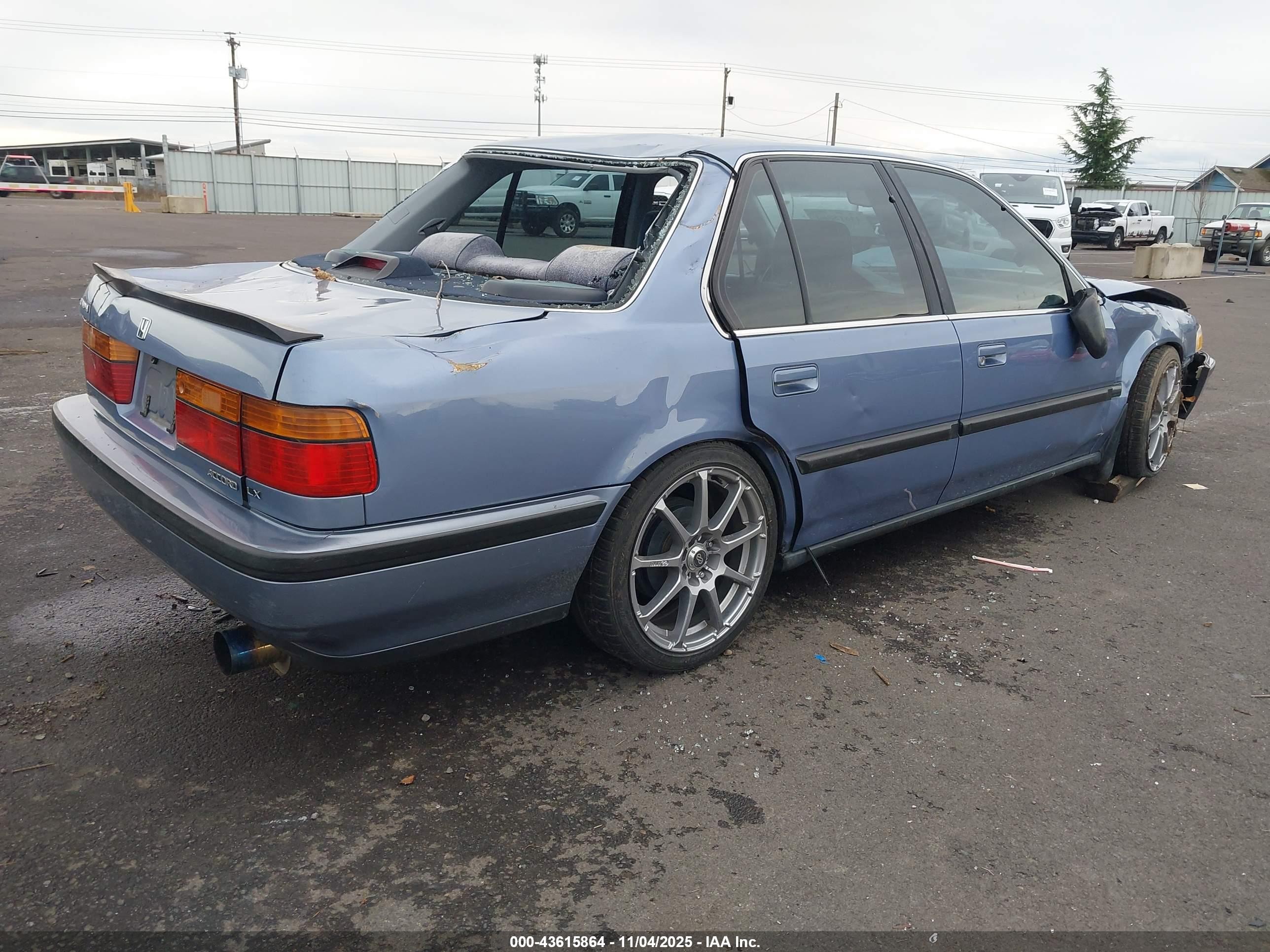 1990 Honda Accord Lx/ex Blue vin: JHMCB7651LC120085