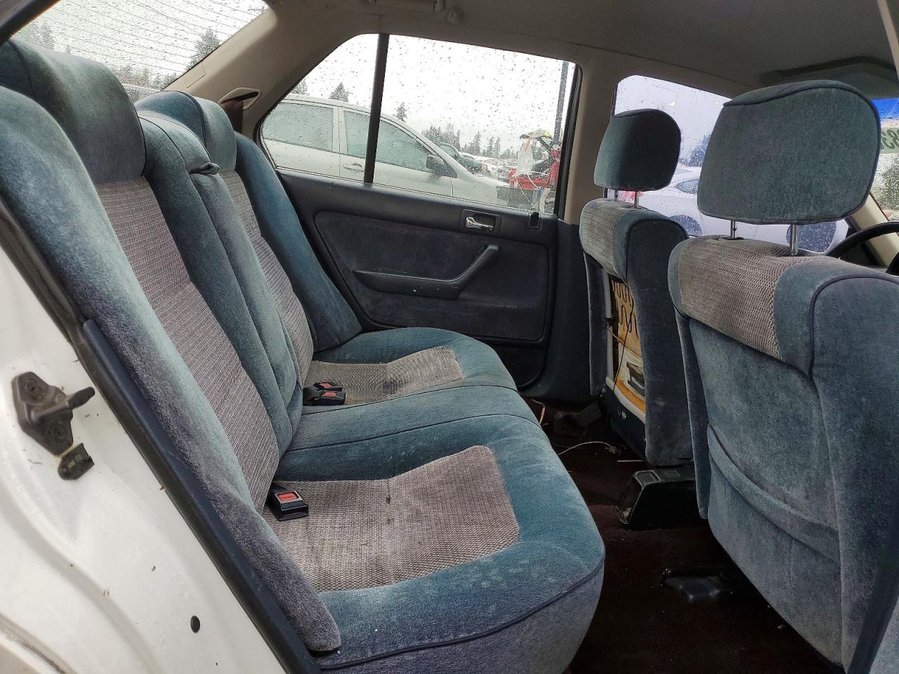 1990 Honda Accord Lx White vin: JHMCB7652LC115736