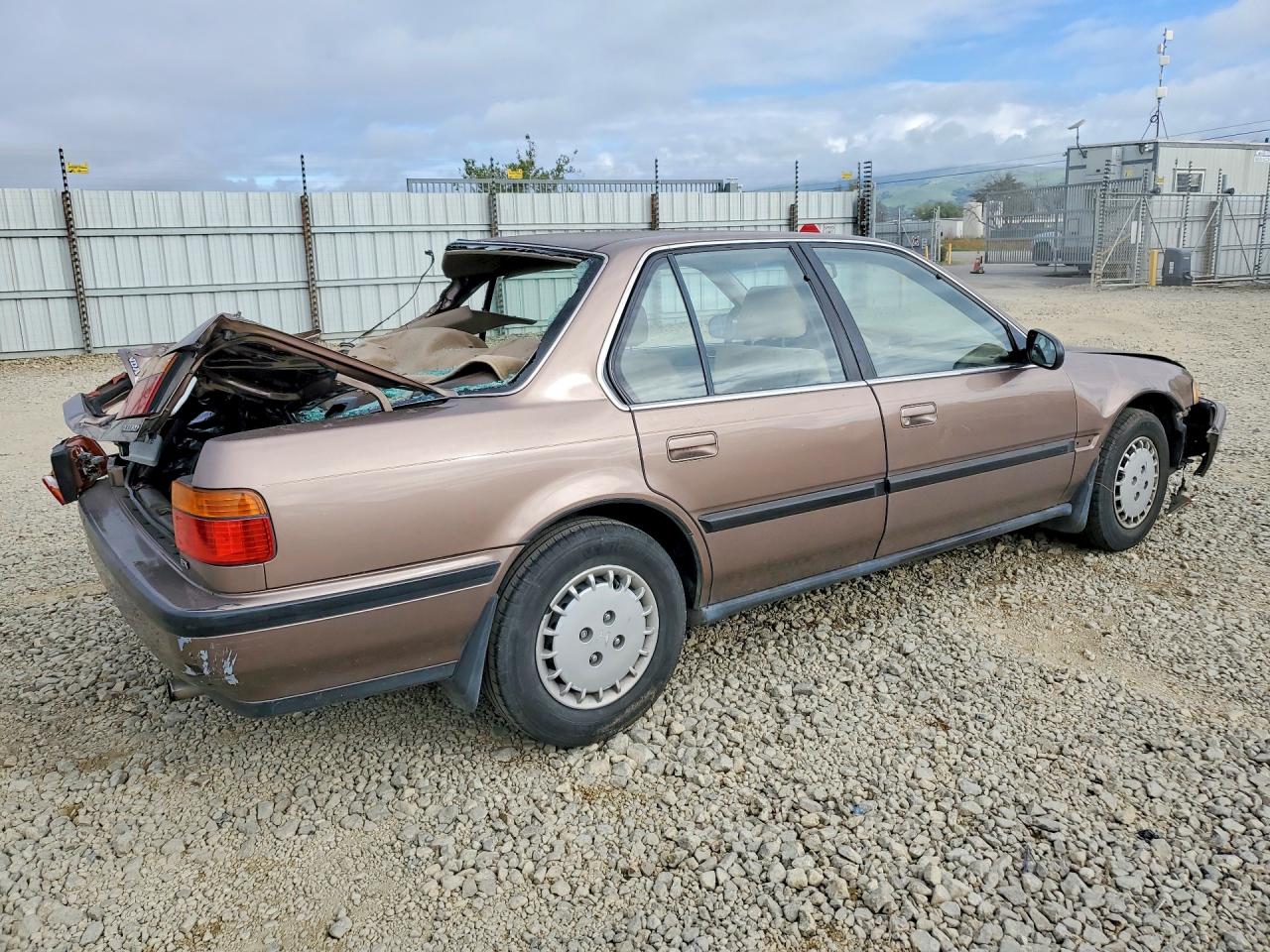 1990 Honda Accord Lx Tan vin: JHMCB7654LC084859