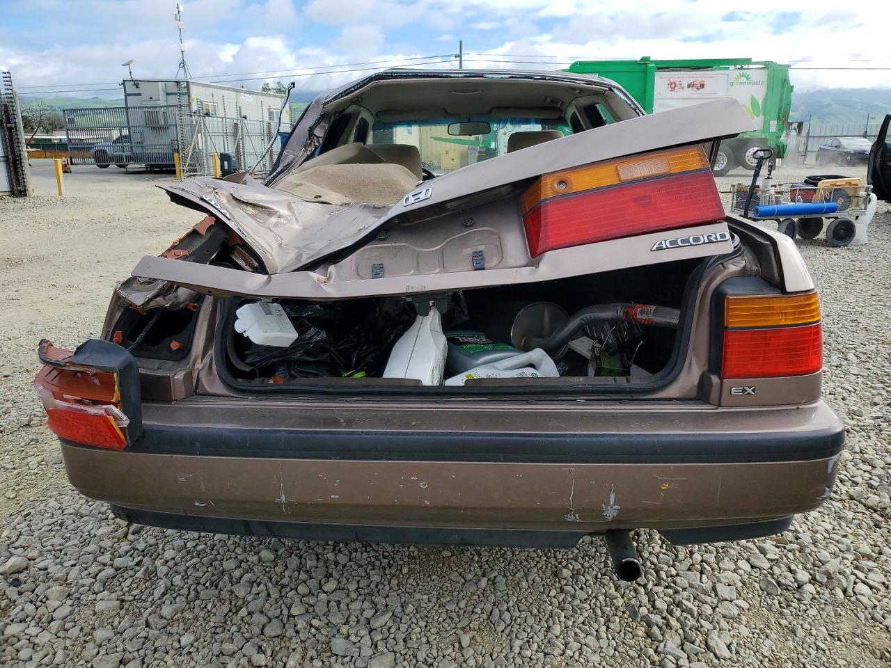 1990 Honda Accord Lx Tan vin: JHMCB7654LC084859