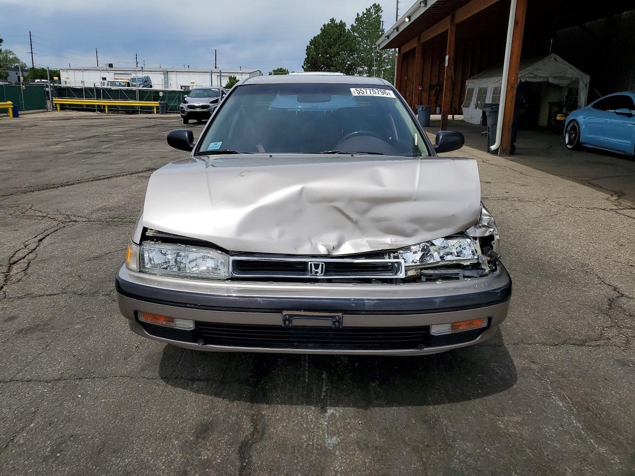 1990 Honda Accord Lx Silver vin: JHMCB765XLC051106