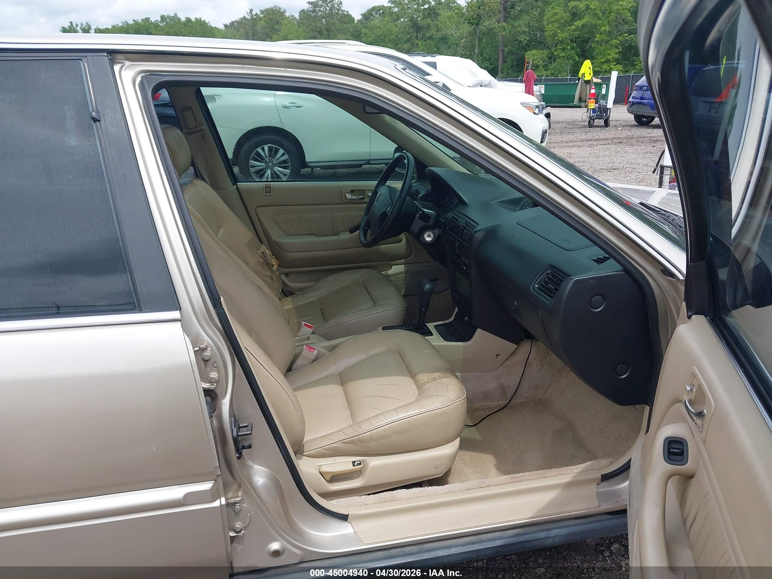 1993 Honda Accord Se Cream vin: JHMCB7687PC047269