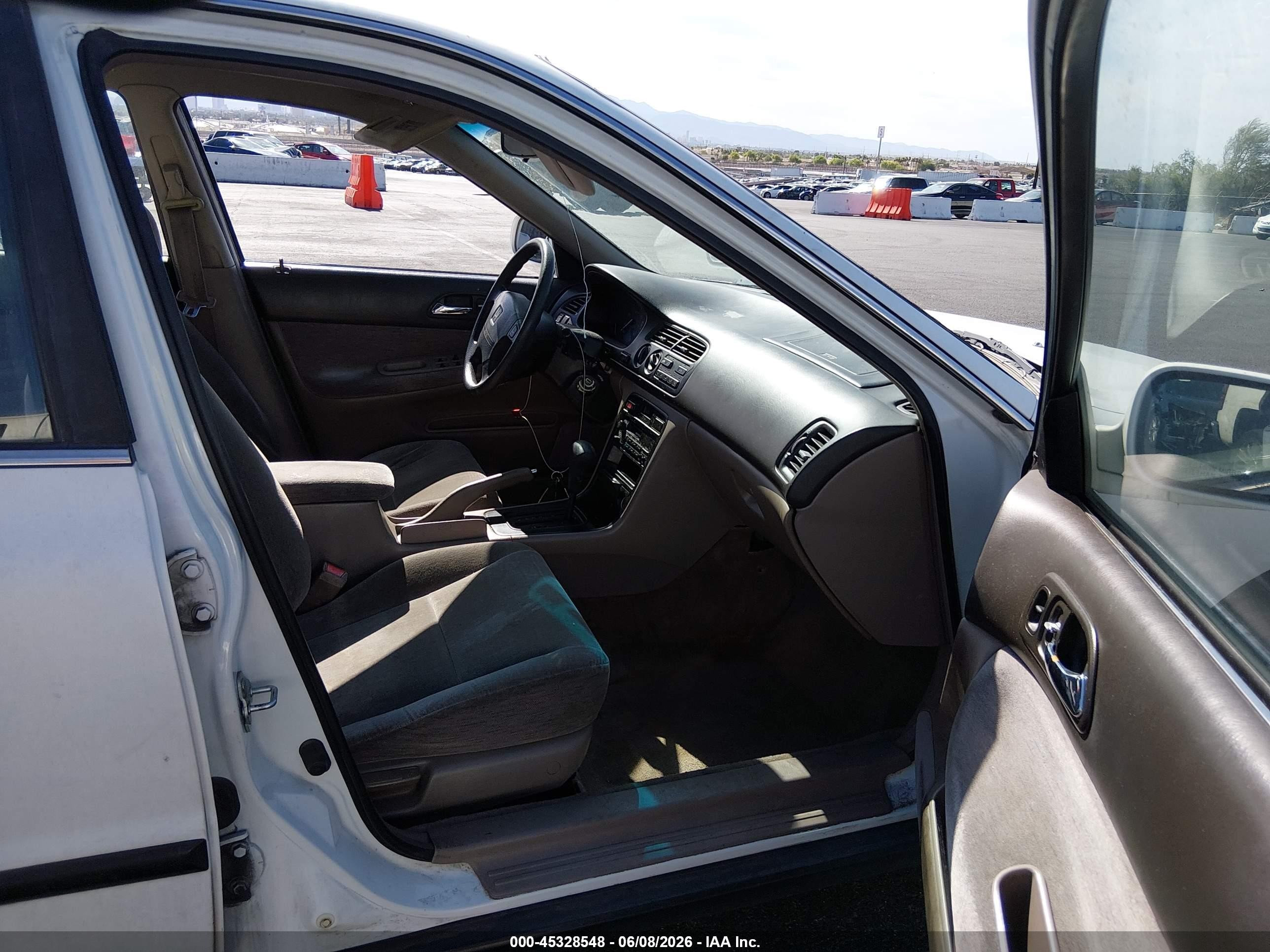 1994 Honda Accord Lx White vin: JHMCD5631RC105852