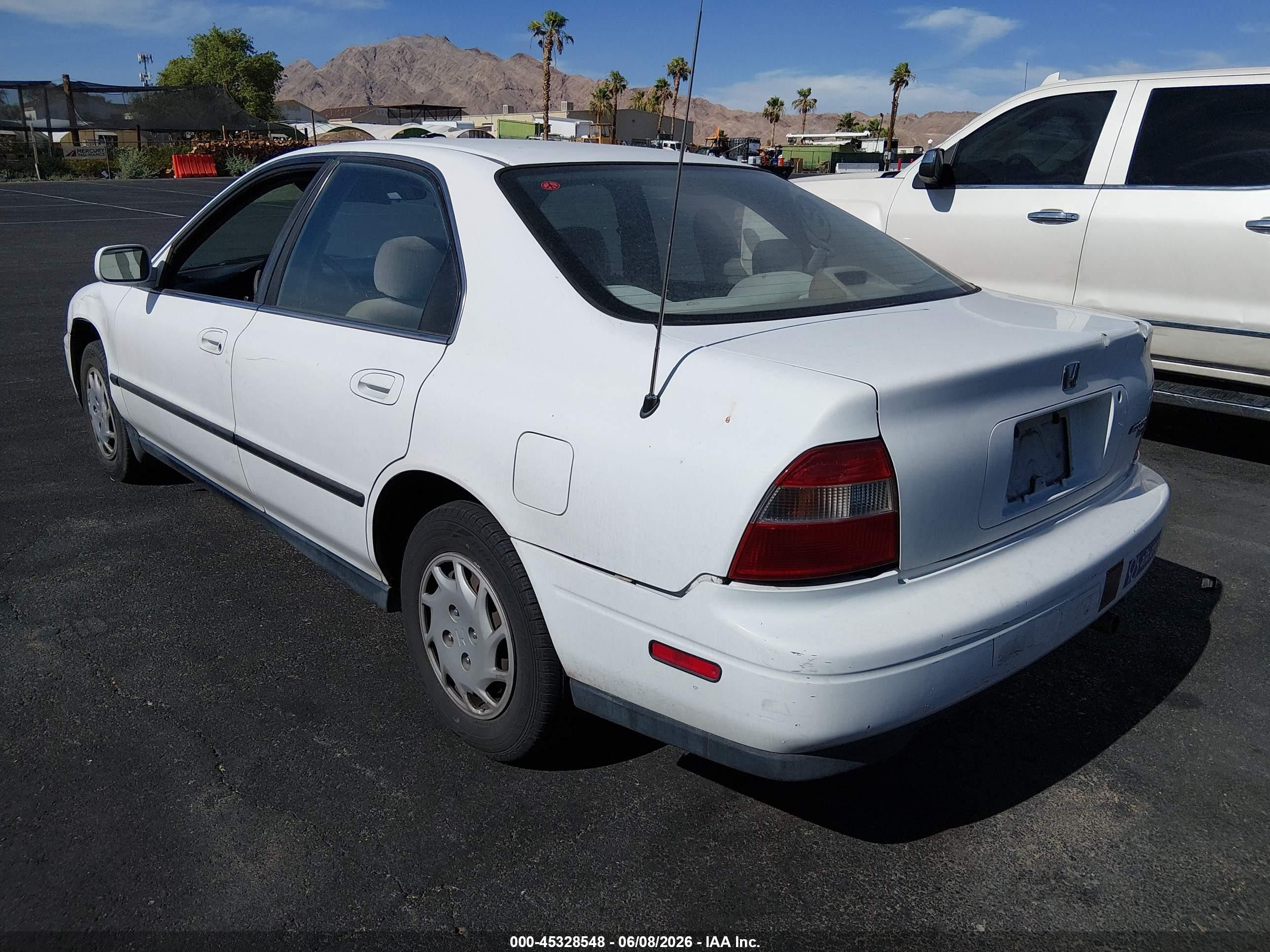 1994 Honda Accord Lx White vin: JHMCD5631RC105852
