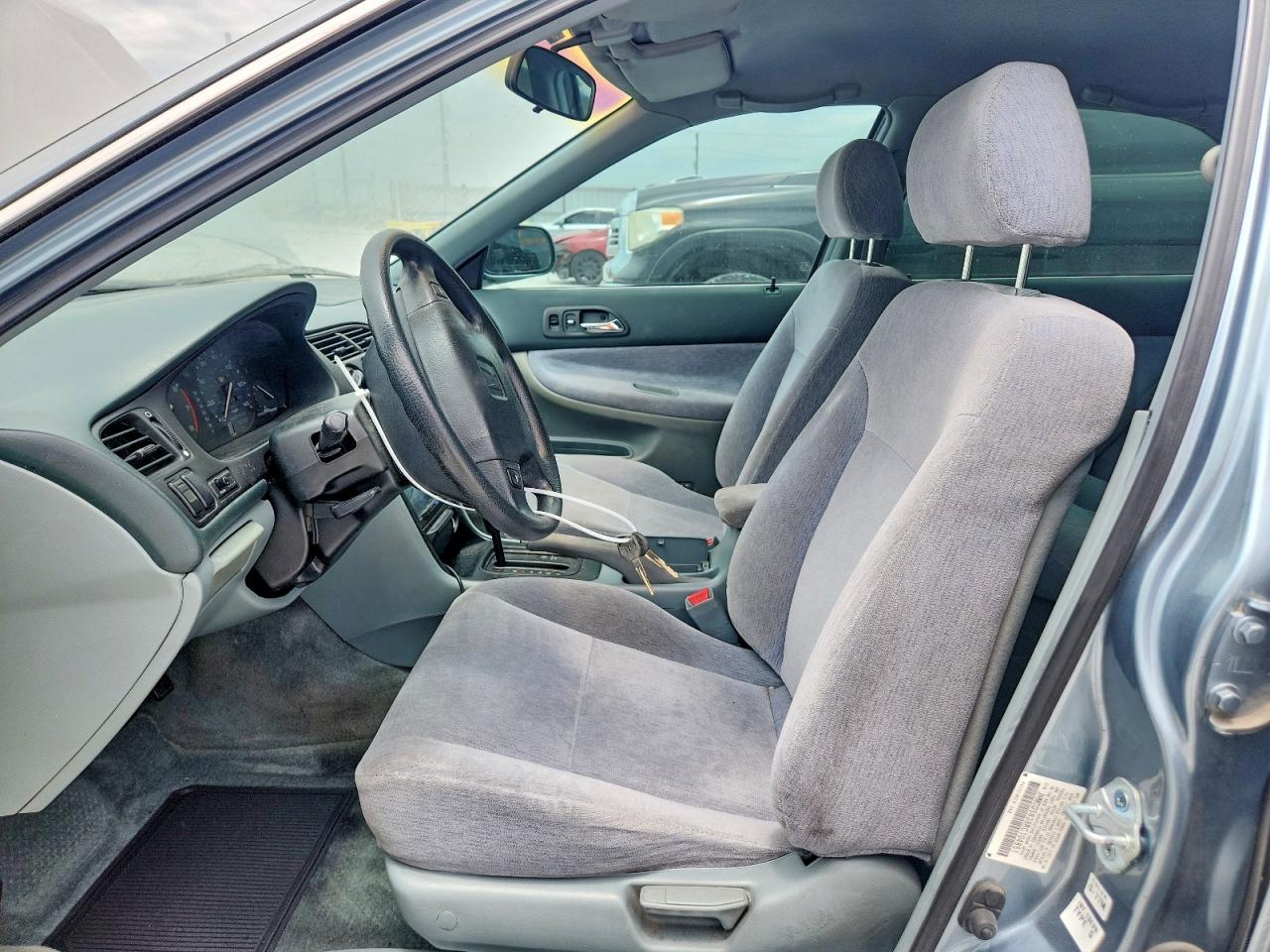 1994 Honda Accord Lx Silver vin: JHMCD5638RC104651