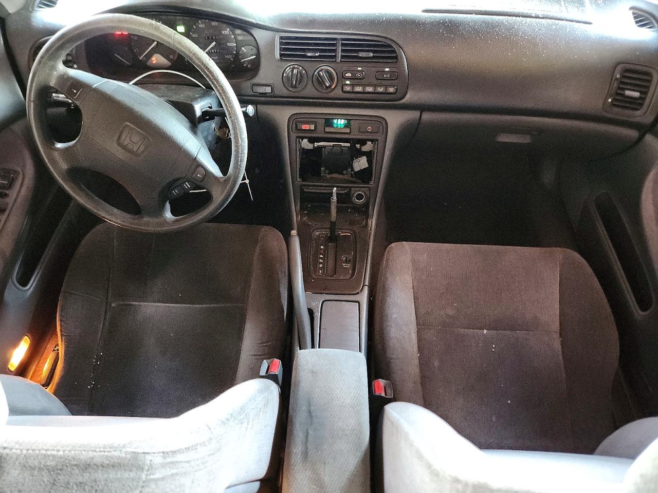 1994 Honda Accord Lx Burgundy vin: JHMCD563XRC037681