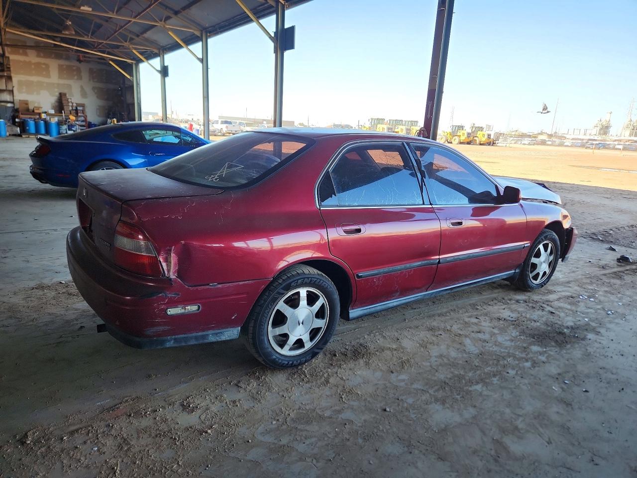 1994 Honda Accord Lx Burgundy vin: JHMCD563XRC037681
