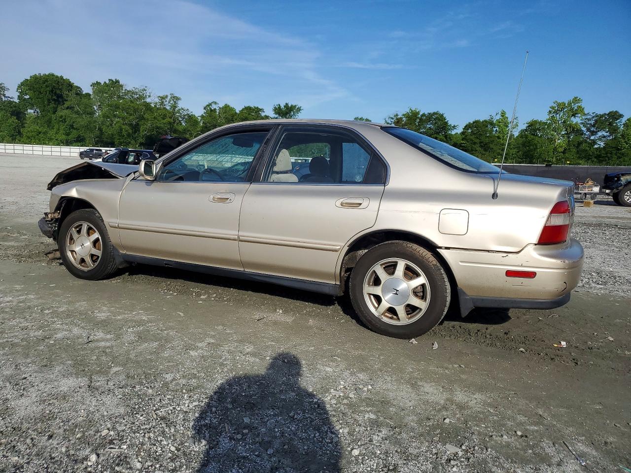 1995 Honda Accord Ex Gold vin: JHMCD5652SC003807