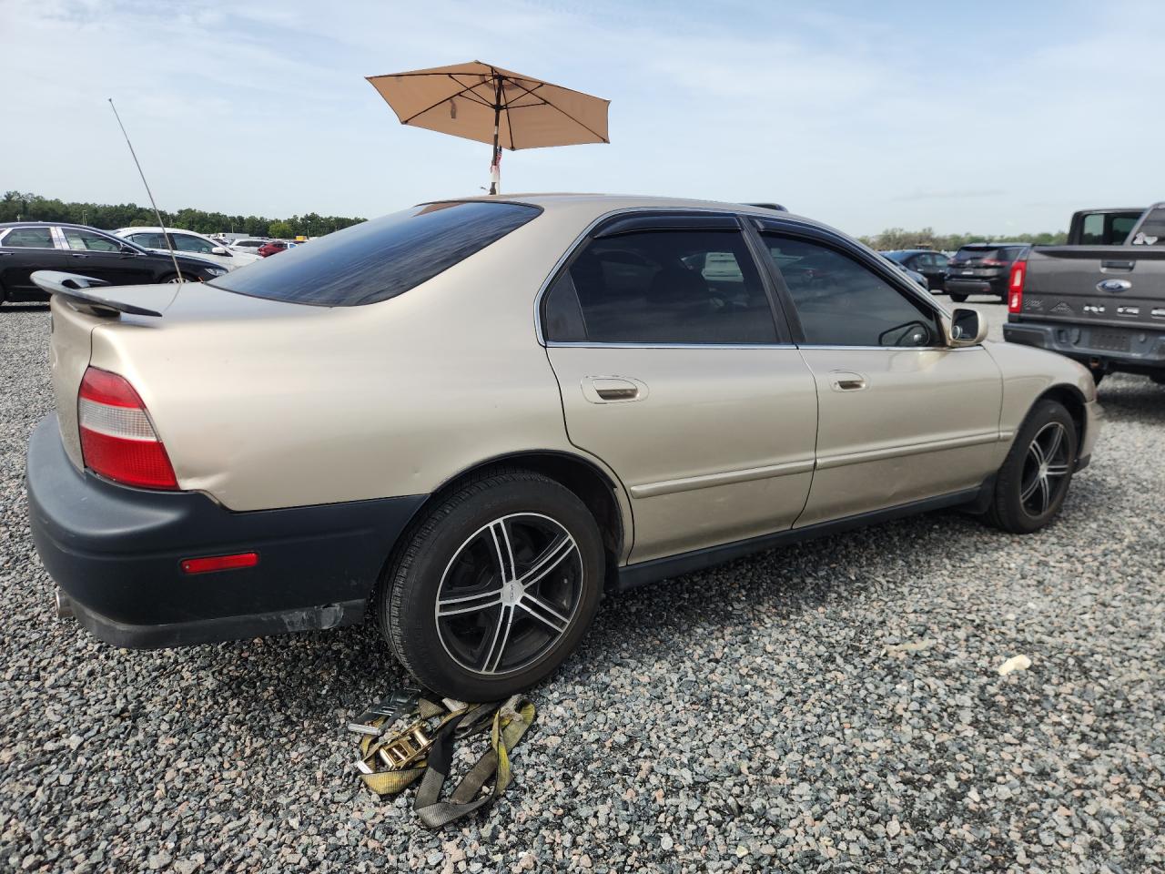 1995 Honda Accord Ex Beige vin: JHMCD5657SC036799