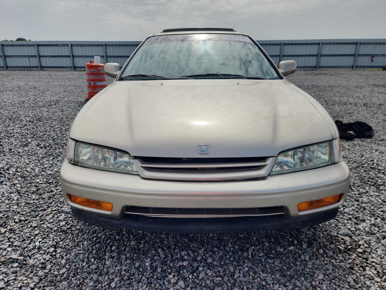 1995 Honda Accord Ex Beige vin: JHMCD5657SC036799